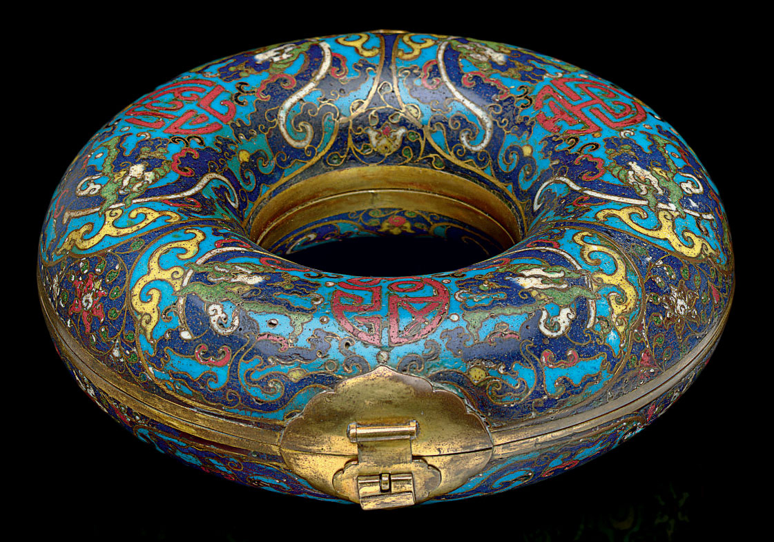A RARE CLOISONNE ENAMEL NECKLACE CASE , 17TH CENTURY Christie's