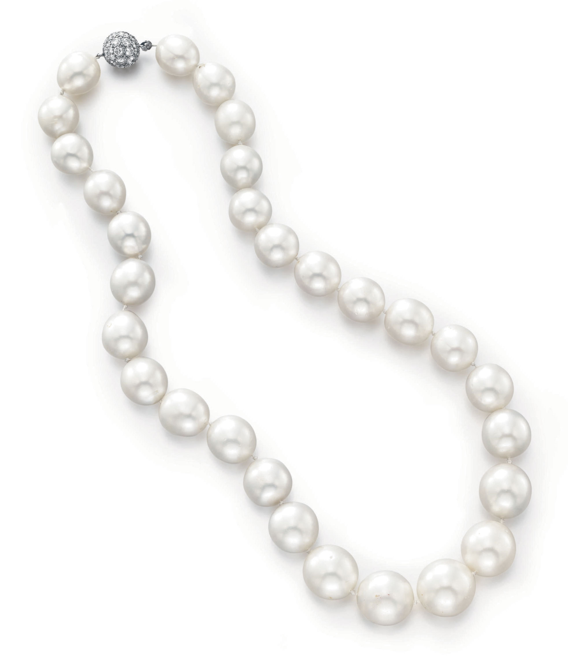 A SINGLESTRAND CULTURED PEARL NECKLACE Christie's