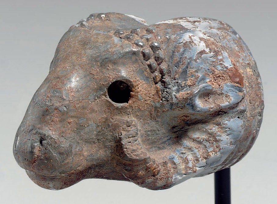 A GREEK IVORY PROTOME