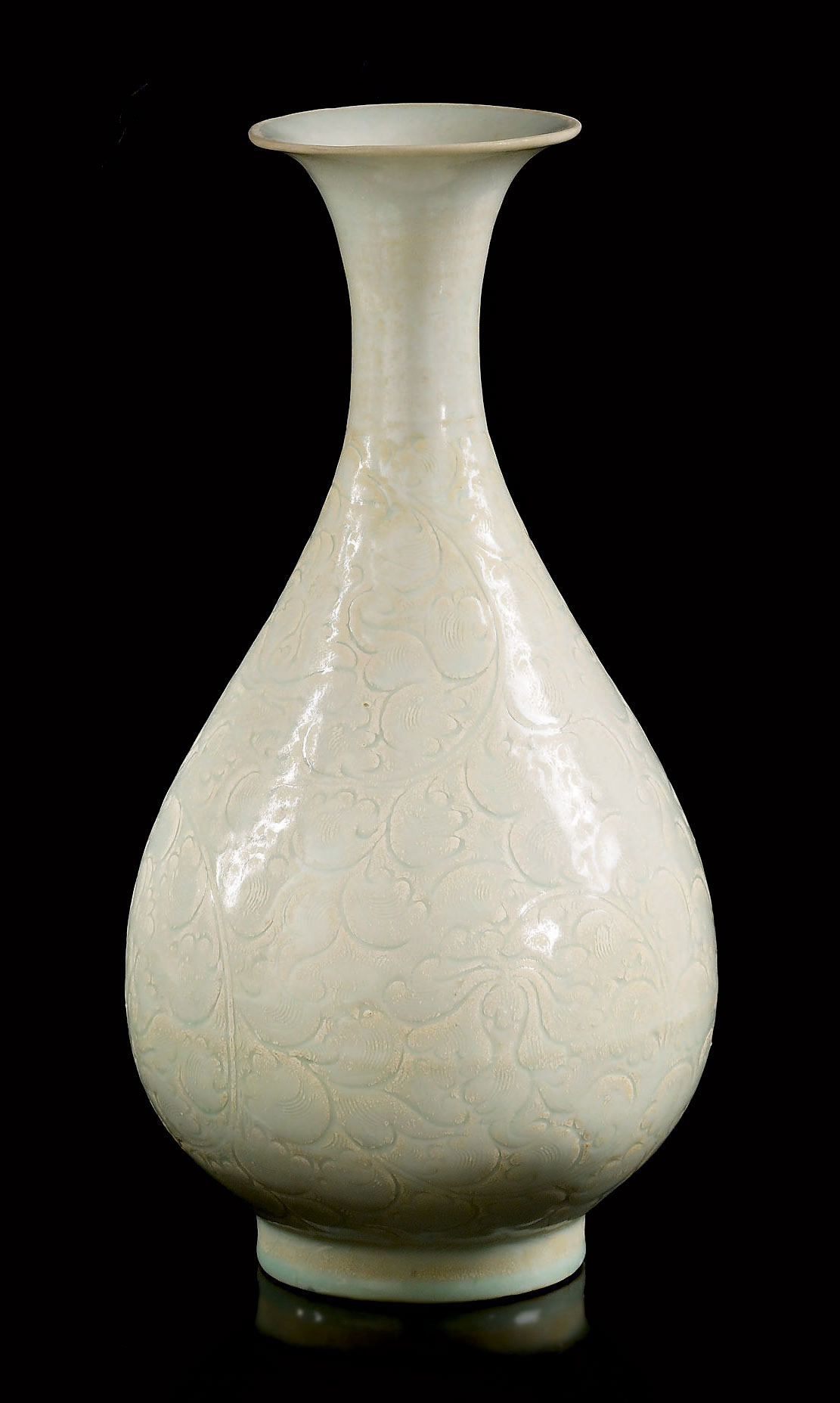 VASE EN GRES PORCELAINEUX QINGBAI , YUHUCHUNPING , CHINE, DYNASTIE SONG