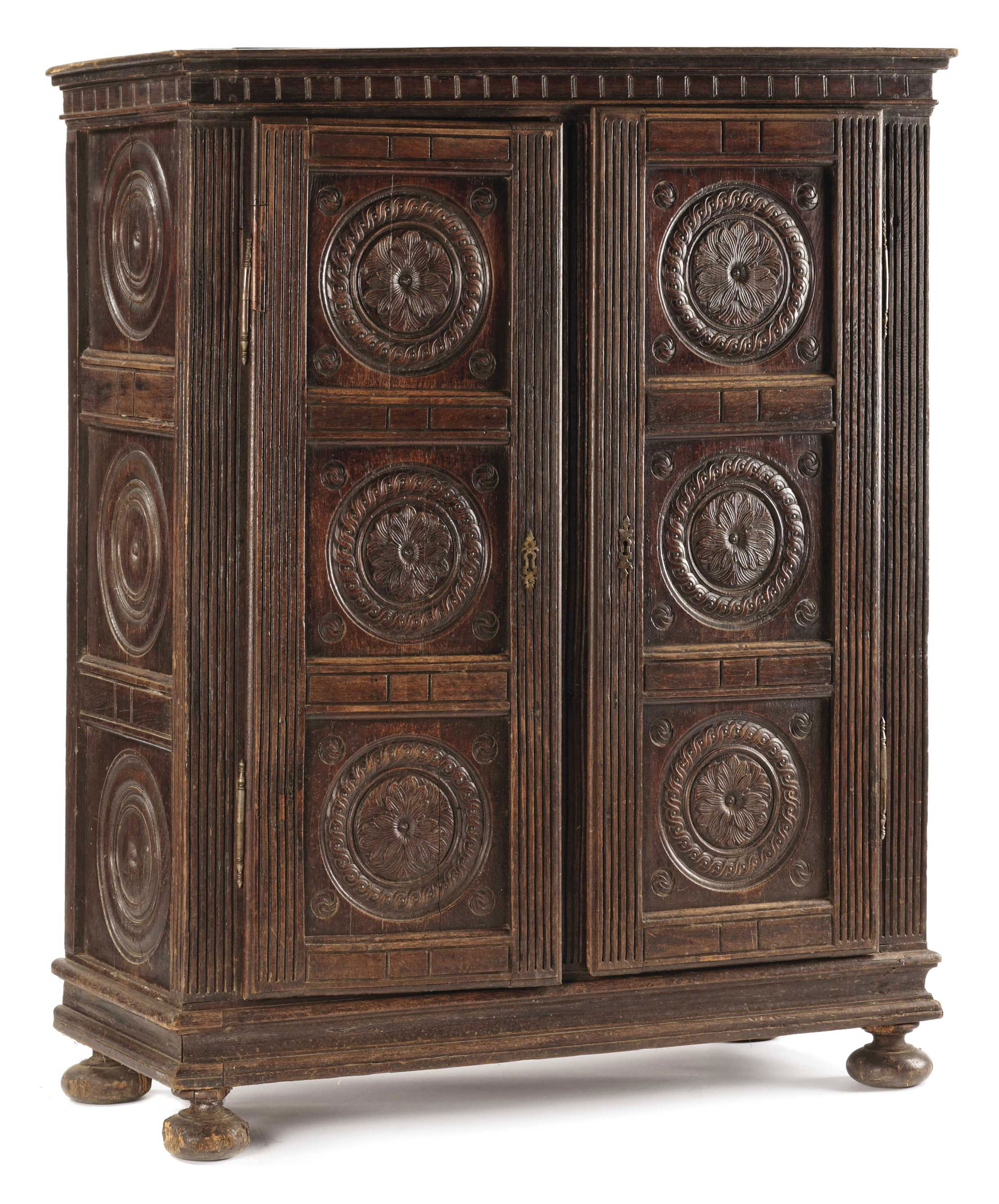 A FRENCH PROVINCIAL OAK CUPBOARD , LATE 17TH CENTURY Christie's