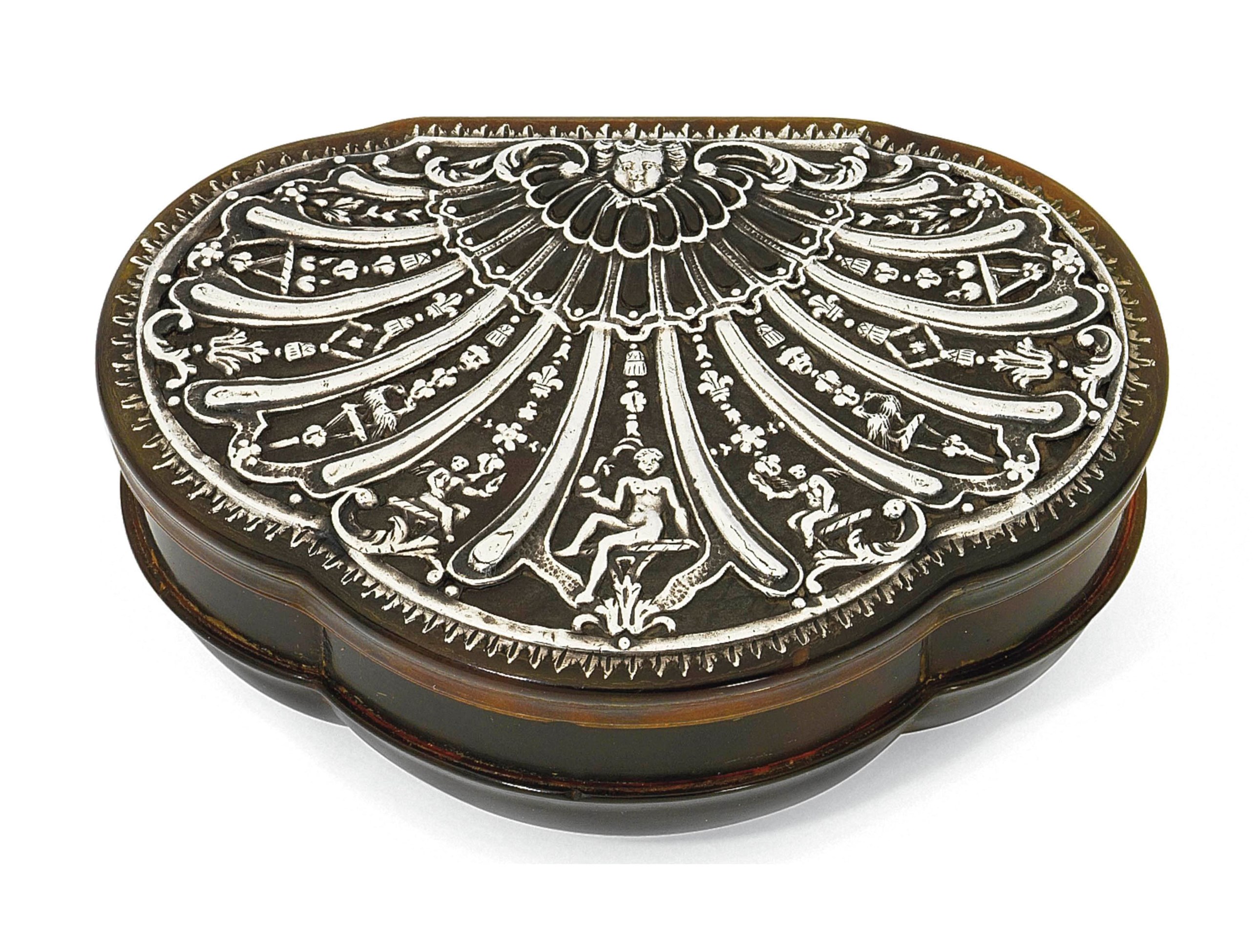AN ITALIAN ROCOCO TORTOISESHELL SNUFF BOX INLAID WITH SILVER PIQUE