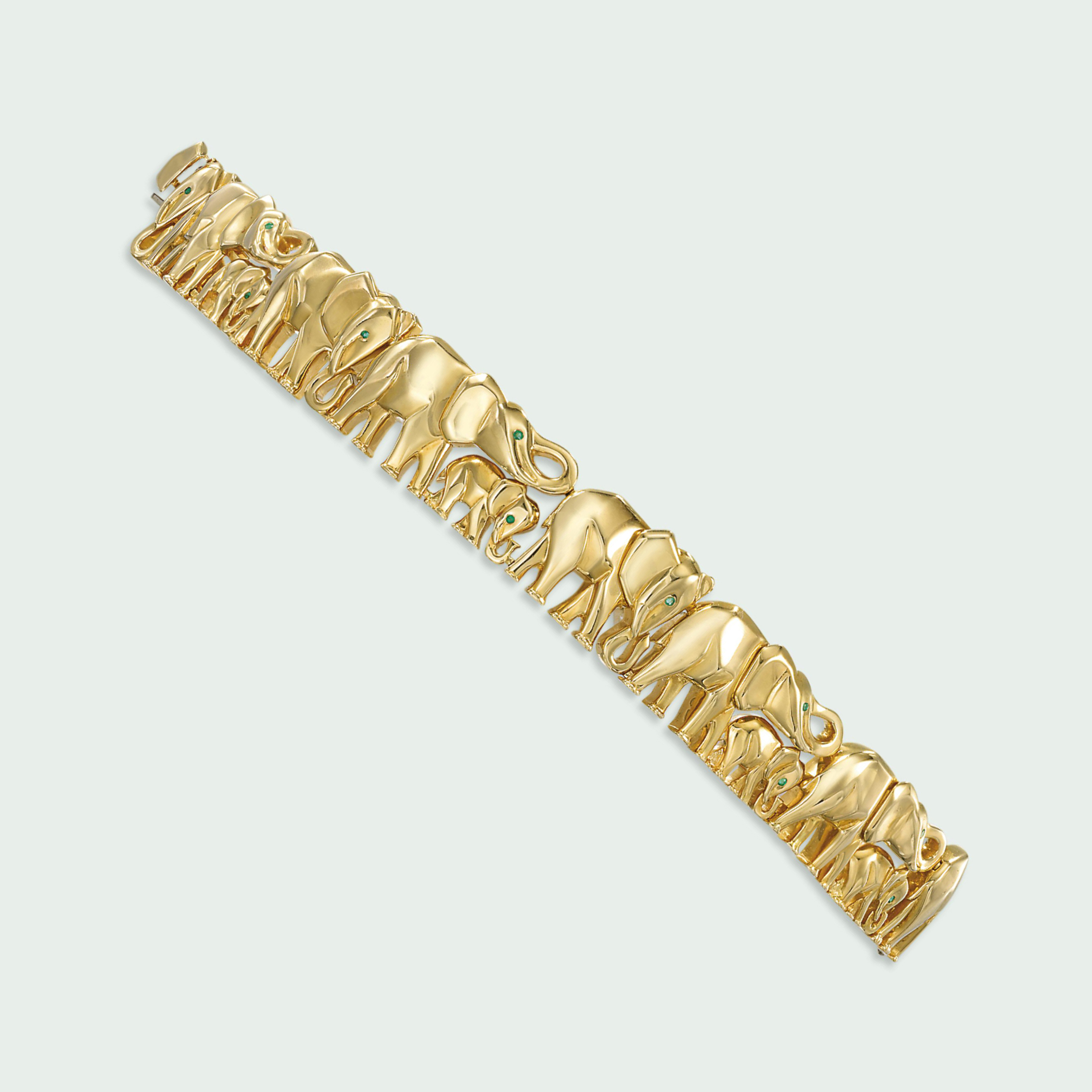 AN 18 CARAT GOLD 'ELEPHANT' BRACELET 