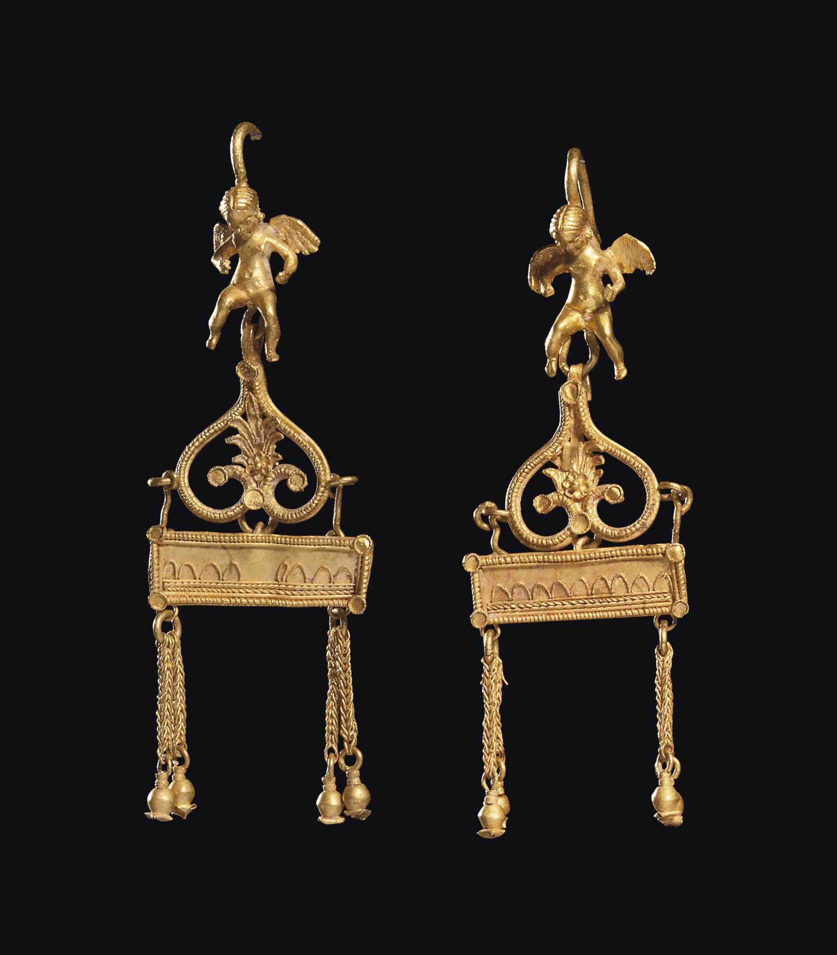 A PAIR OF GREEK GOLD EARRINGS , HELLENISTIC PERIOD, CIRCA 3RD1ST