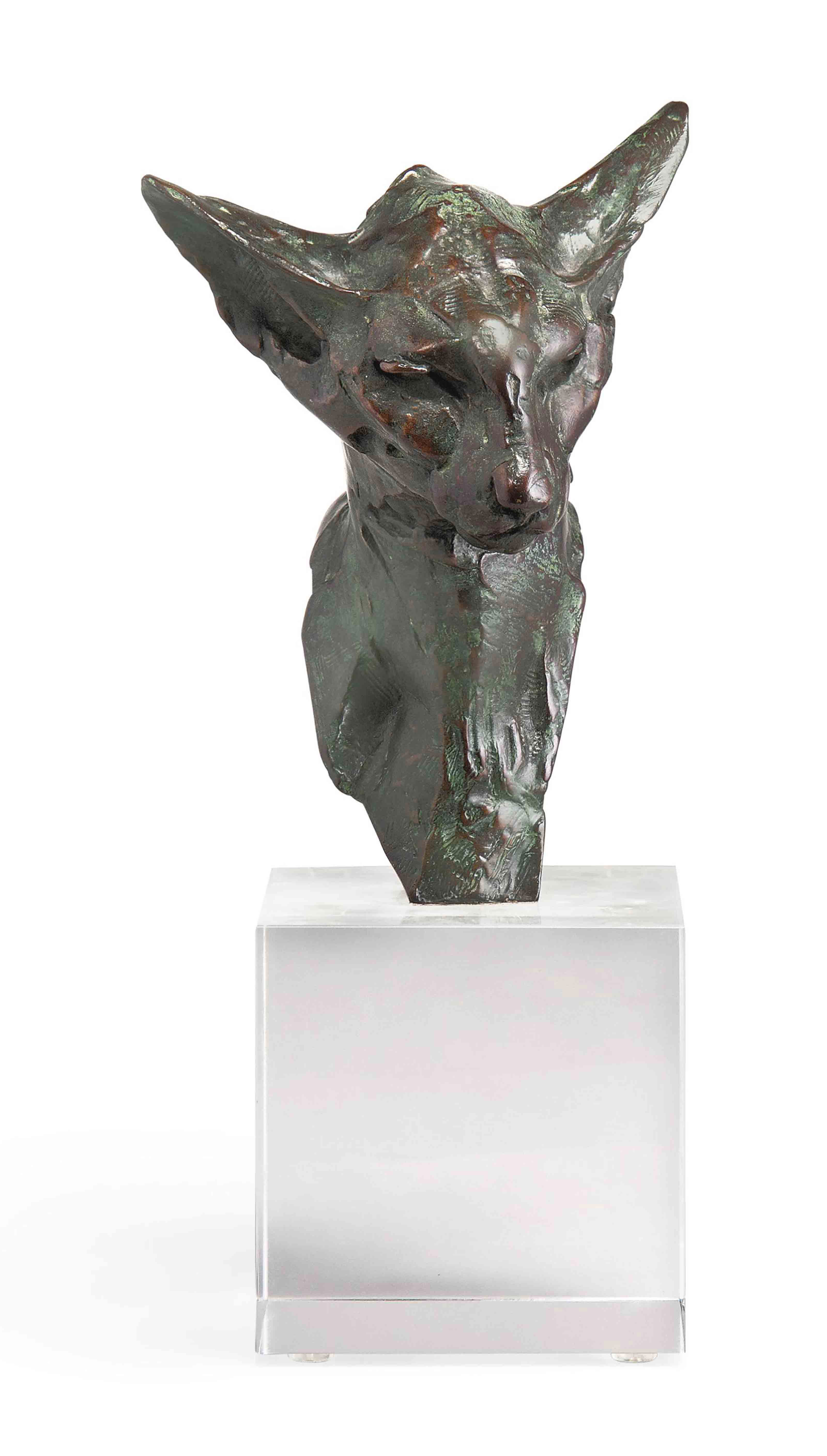 oriental cat statue