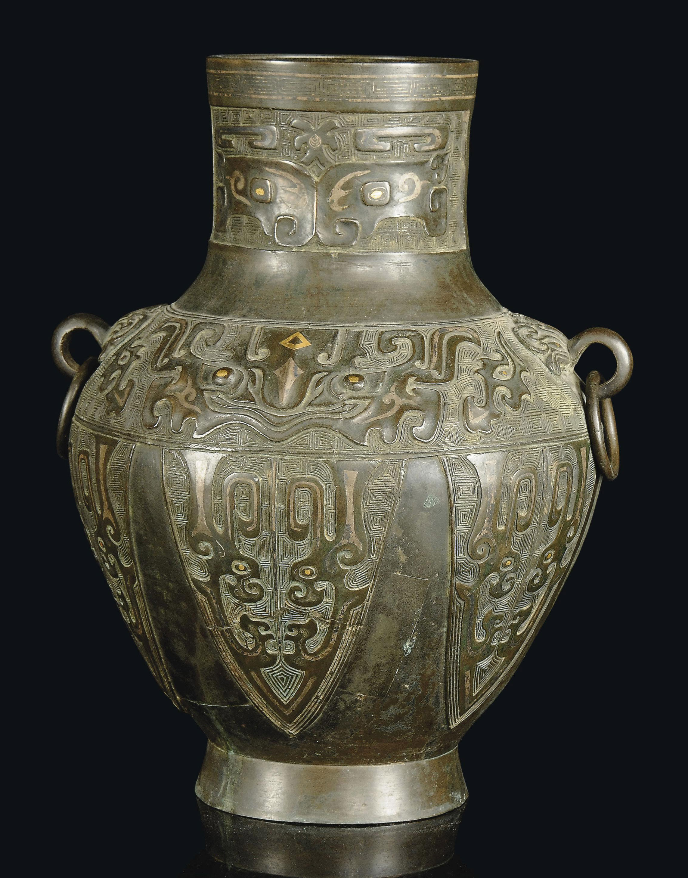 A CHINESE BRONZE VASE WITH SILVER INLAIDDECORATION , 18TH/19TH CENTURY