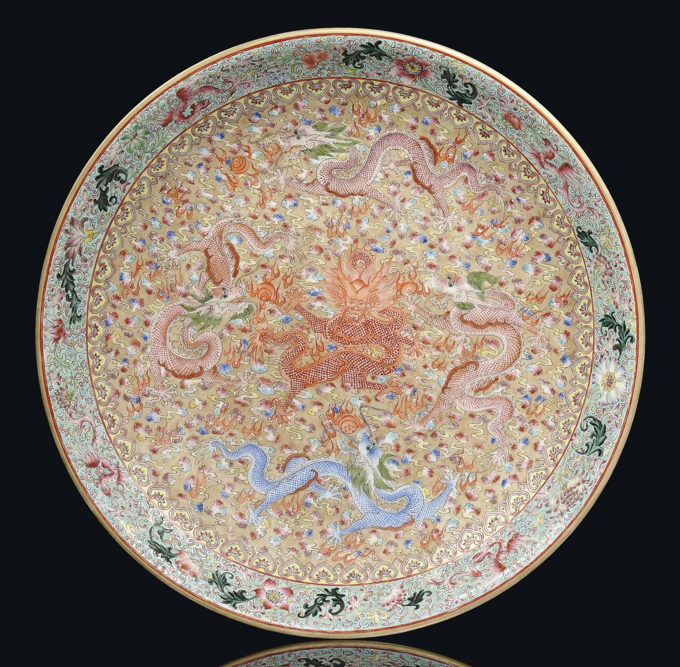 A LARGE CHINESE DRAGON DISH , 20TH CENTURY Christie's