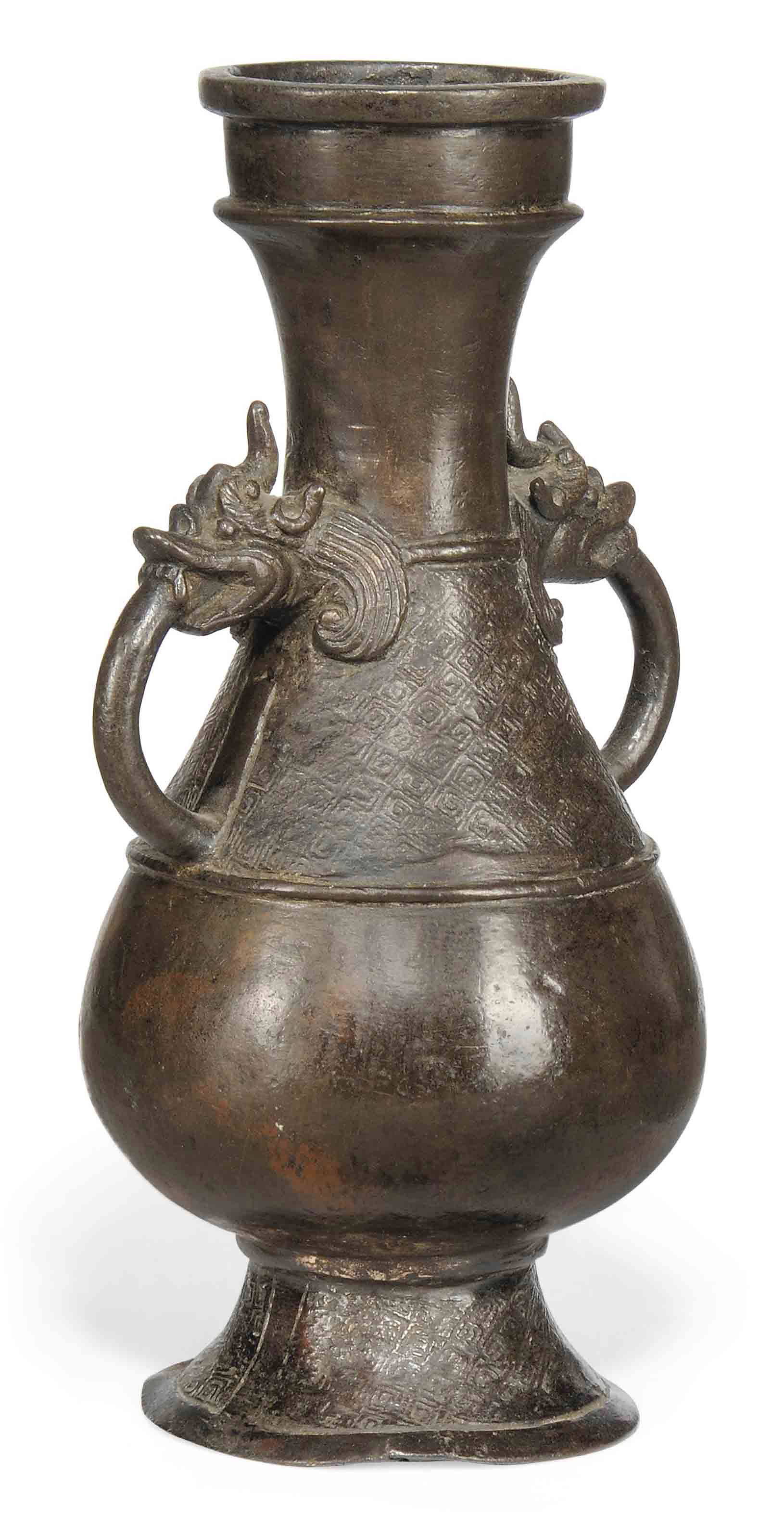 A CHINESE BRONZE VASE , EARLY MING DYNASTY (13681644) Christie's