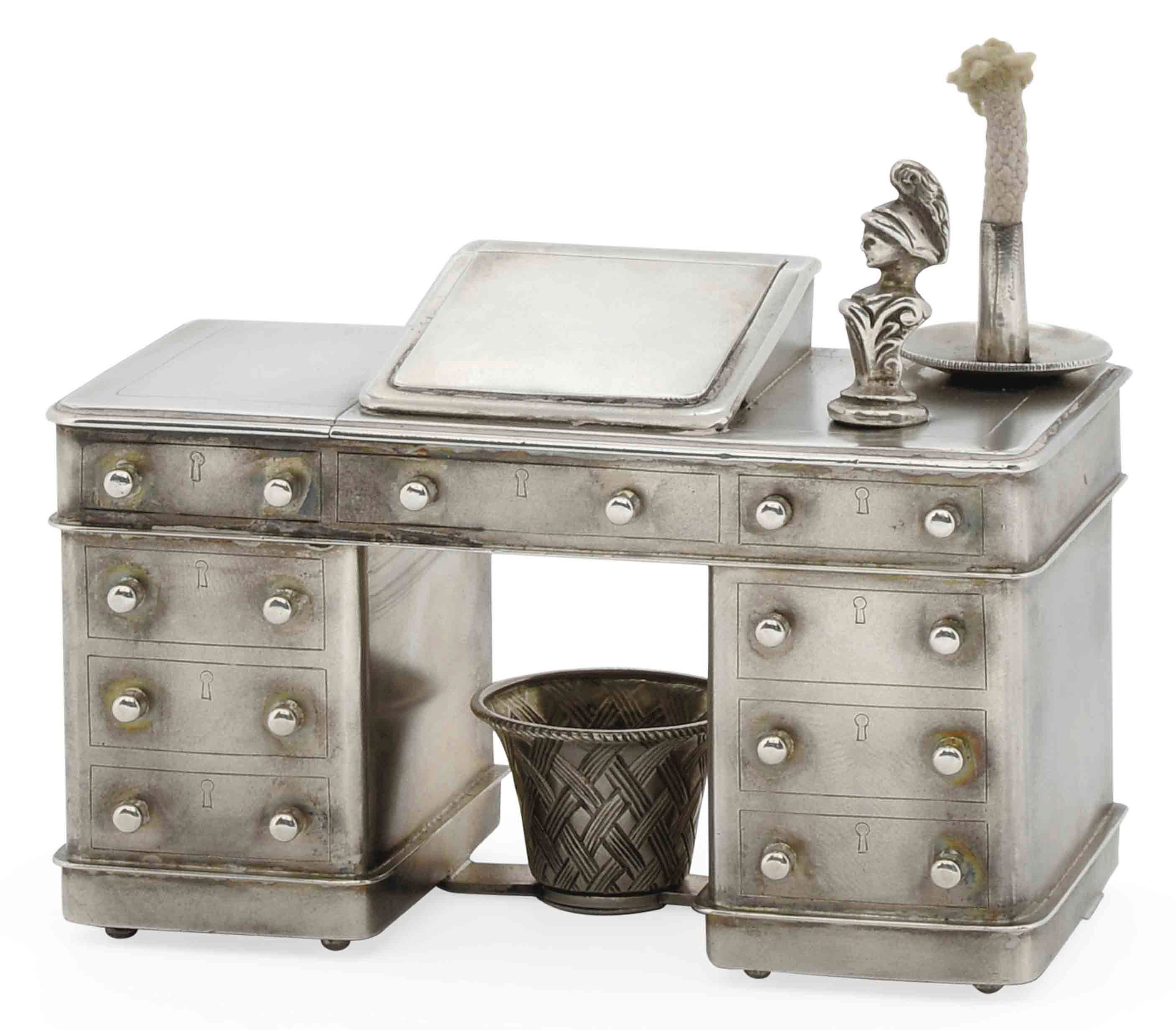 A RARE VICTORIAN SILVER NOVELTY COMBINATION CIGARCUTTER, VESTA CASE