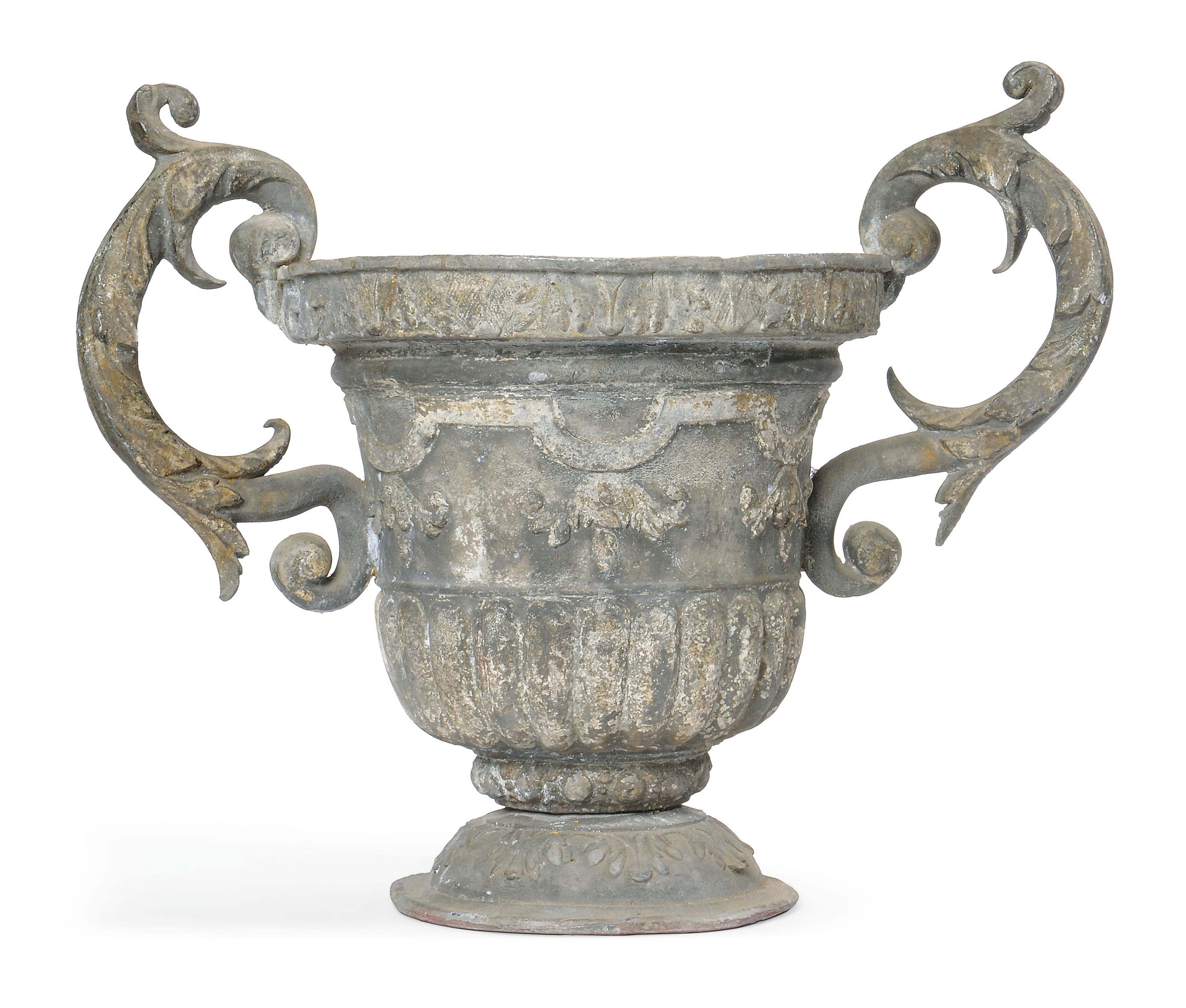 AN ENGLISH LEAD GARDEN URN IN THE III STYLE , LATE 19TH/EARLY