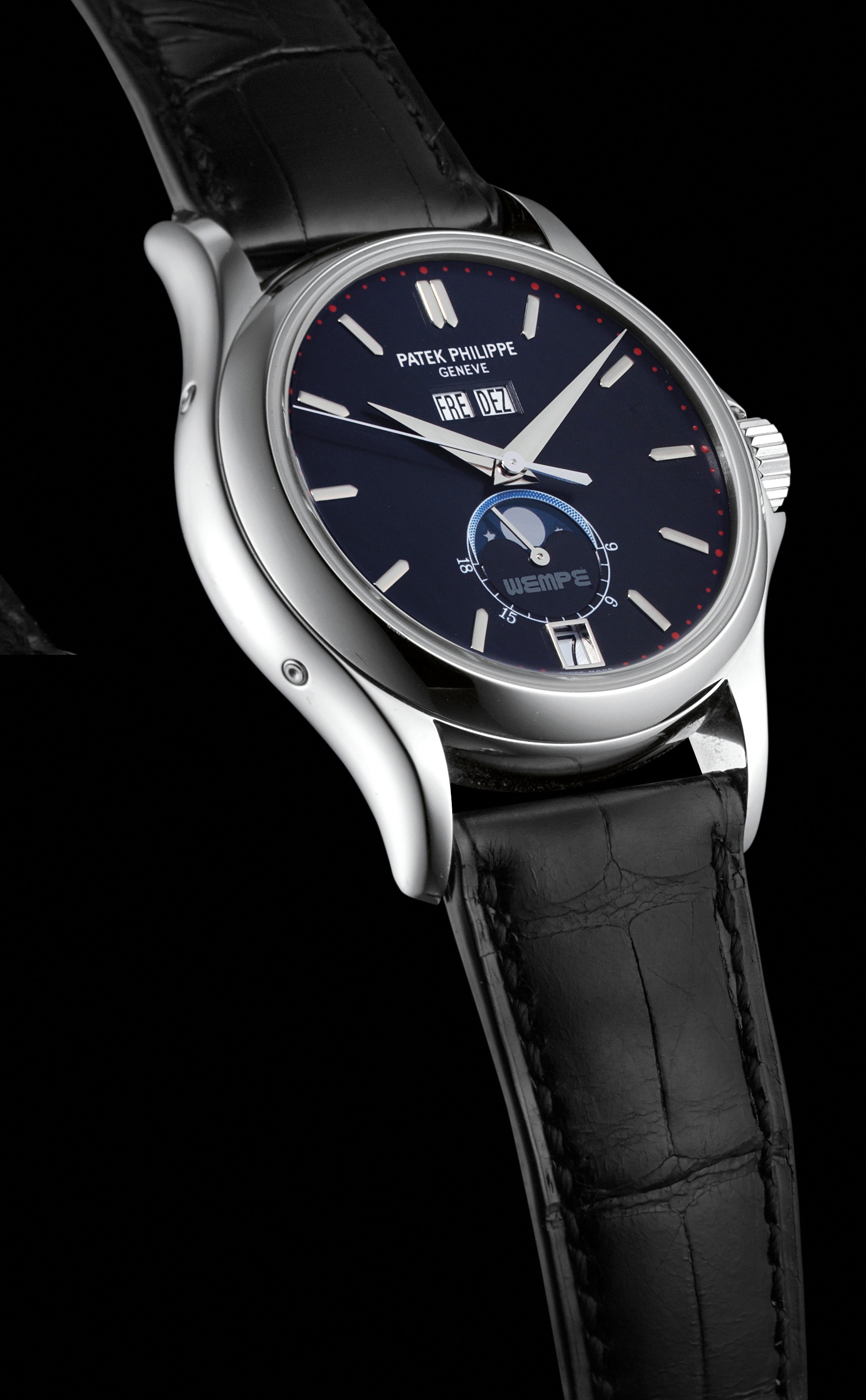 PATEK PHILIPPE. A FINE AND RARE LIMITED EDITION PLATINUM AUTOMAT