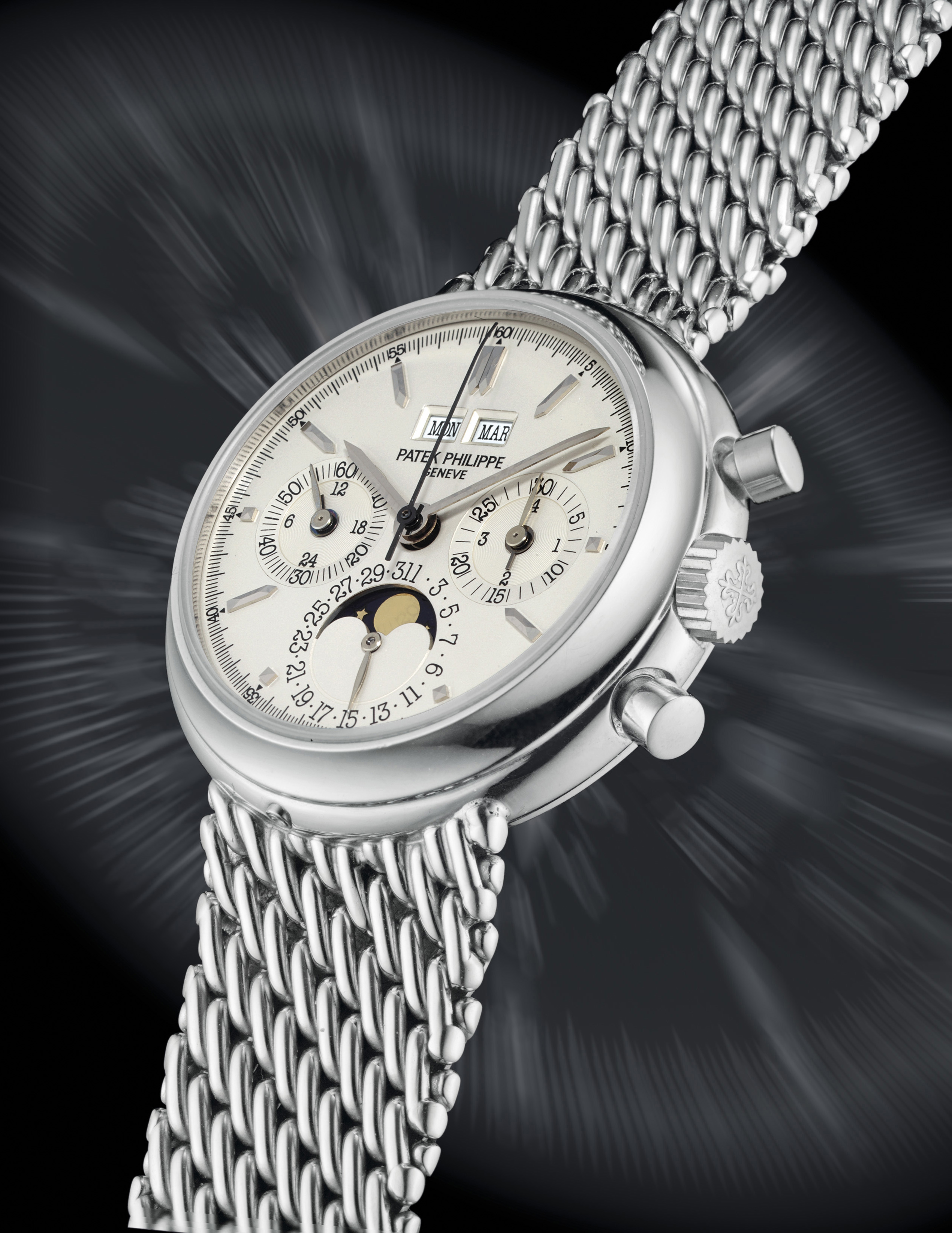 PATEK PHILIPPE. A FINE AND VERY RARE PLATINUM PERPETUAL CALENDAR