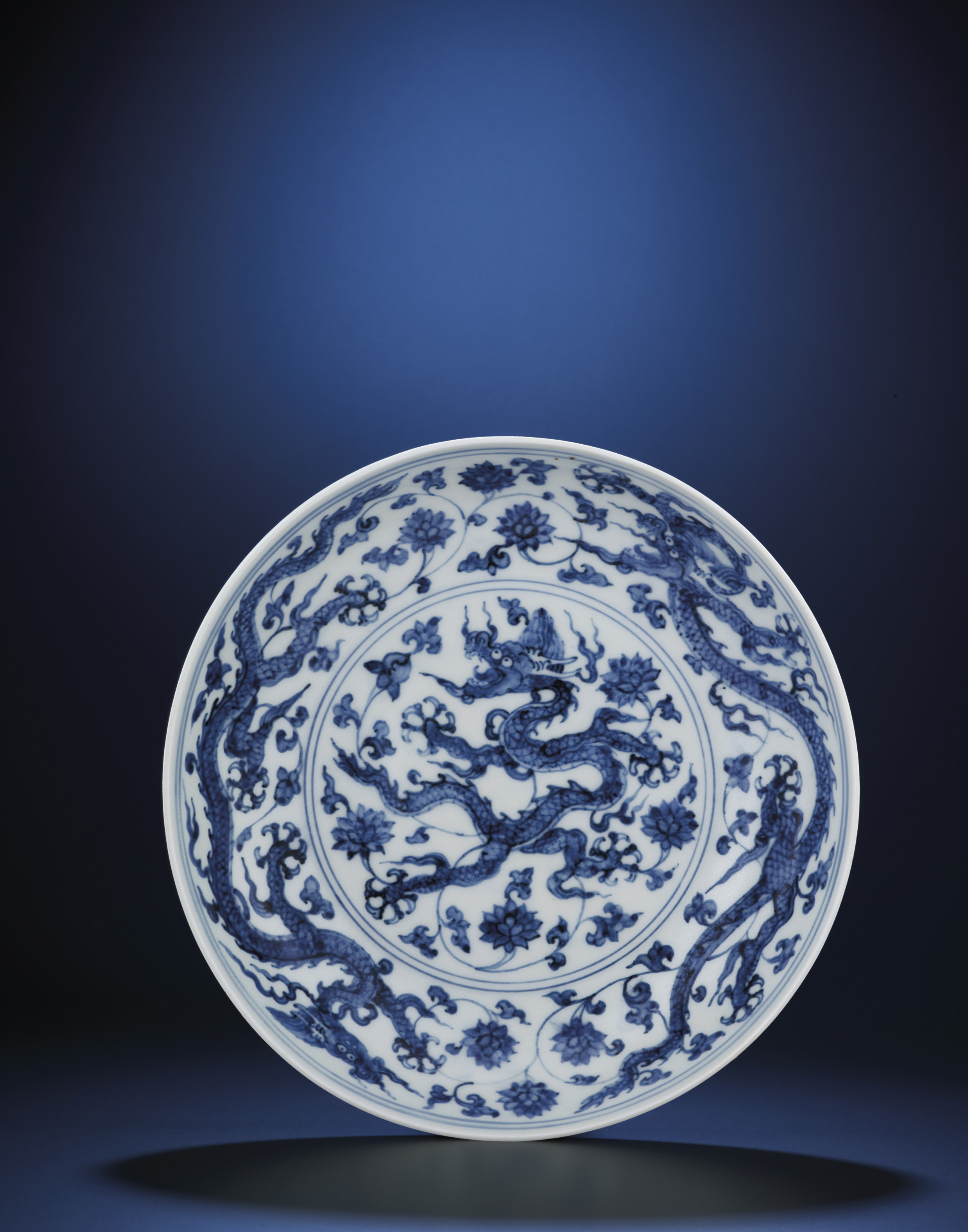 御製白玉雕穿花八吉祥盤龍紋雙獸活環耳蓋瓶, 清乾隆| Christie's