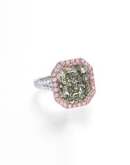 A 'CHAMELEON' DIAMOND, COLOURED DIAMOND AND DIAMOND RING | Christie's