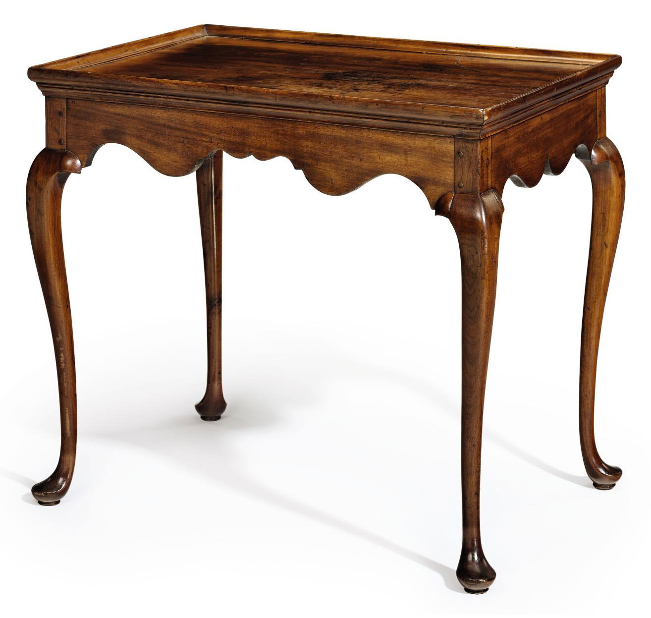 A QUEEN ANNE MAHOGANY TRAYTOP TEA TABLE Christie's