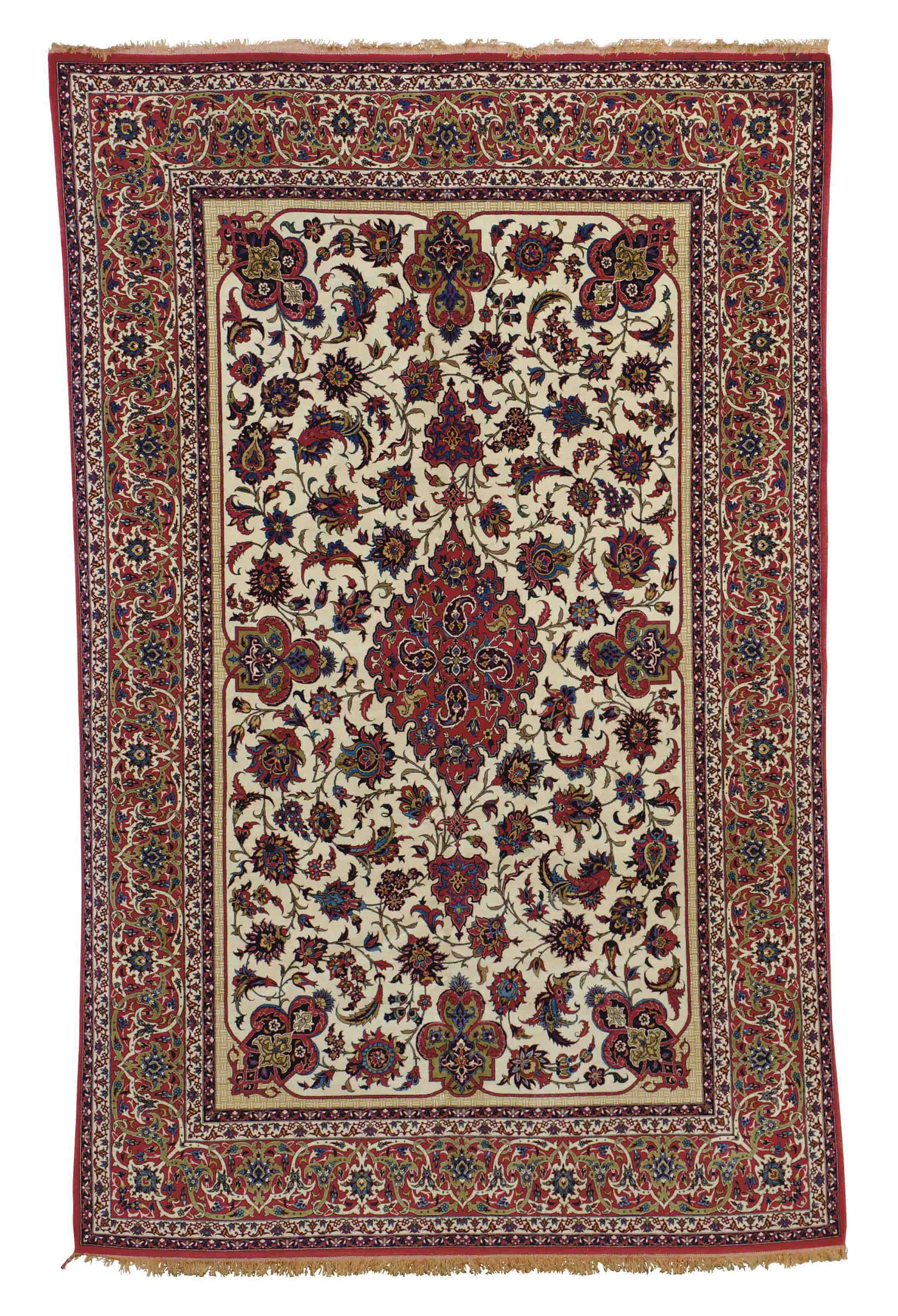 AN ISFAHAN CARPET