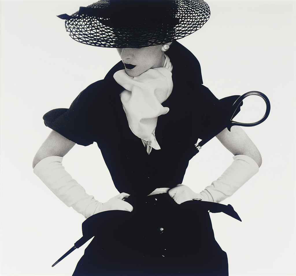 JEANLOUP SIEFF (1933-2000) , Portrait d'une Dame en Noir, 1964