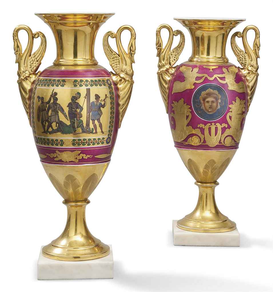 Paire De Vases En Porcelaine De Paris Du Xixeme Siecle Et Bases