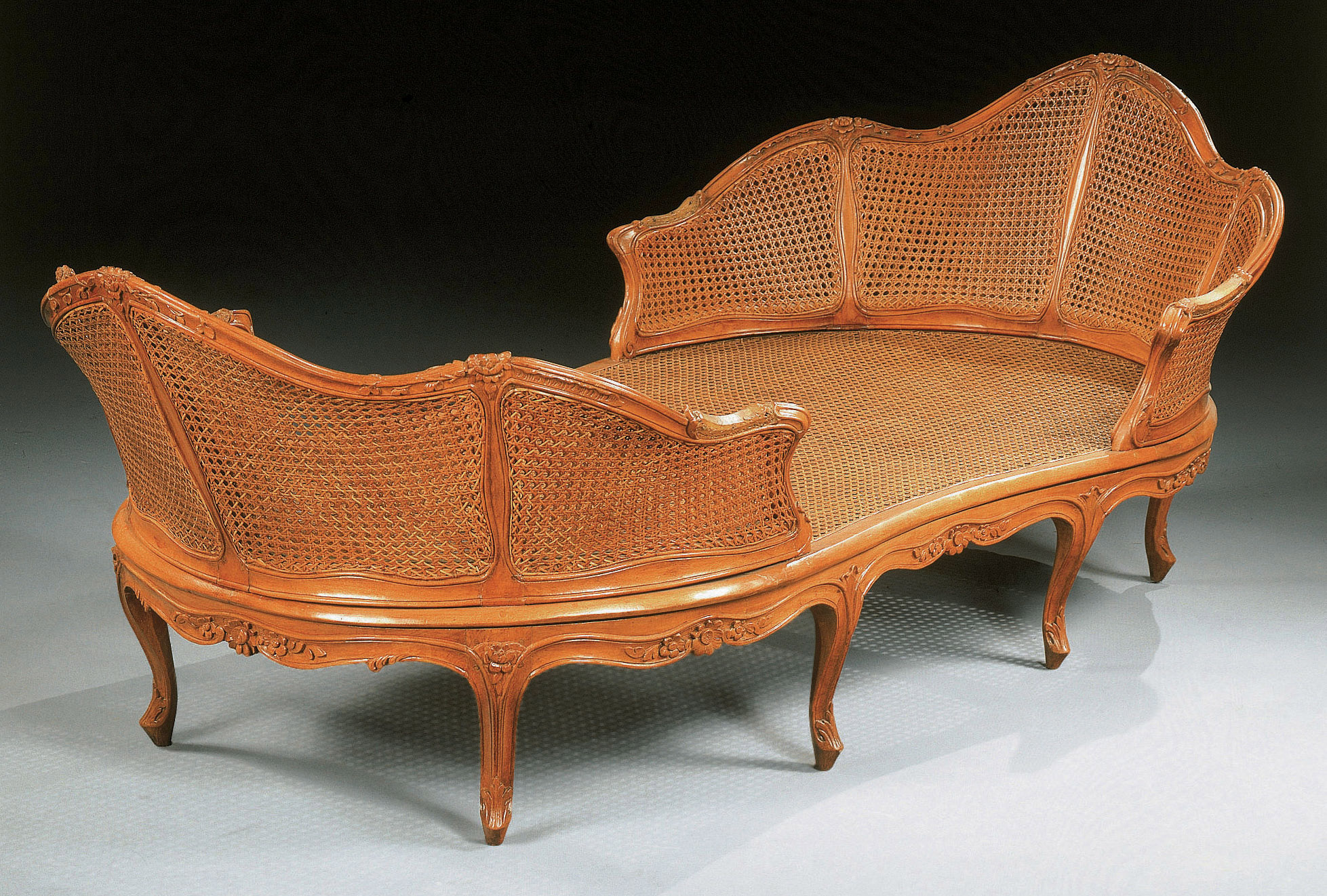 Ottomane D Epoque Louis Xv Milieu Du Xviiieme Siecle Flowers Plants Ottoman Christie S