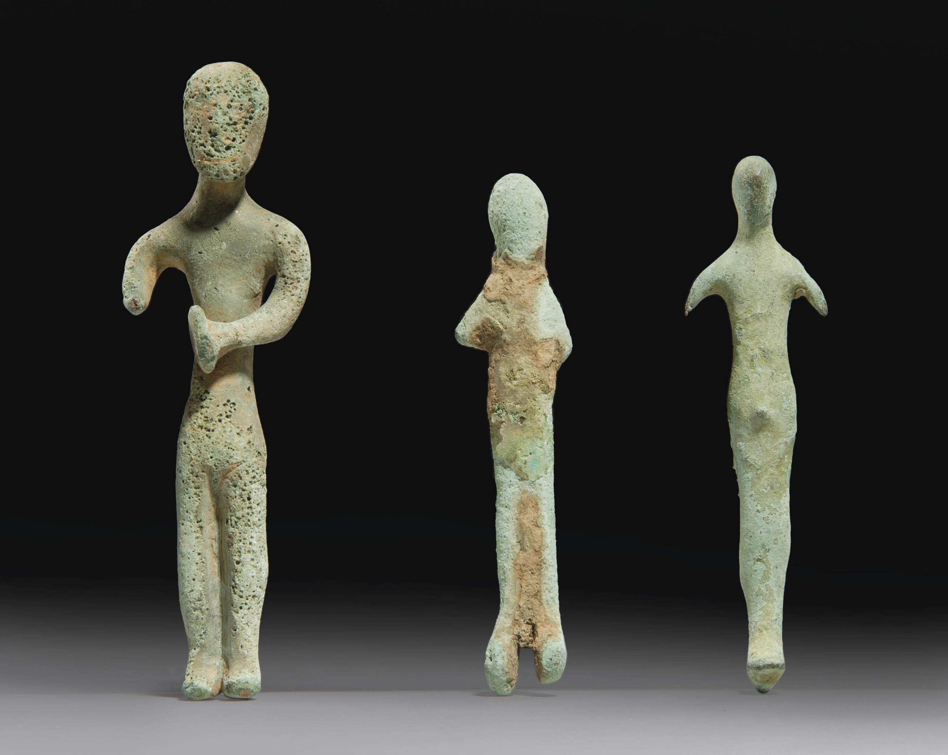 TROIS STATUETTES VOTIVES EN BRONZE , TROIS STATUETTES VOTIVES EN BRONZE