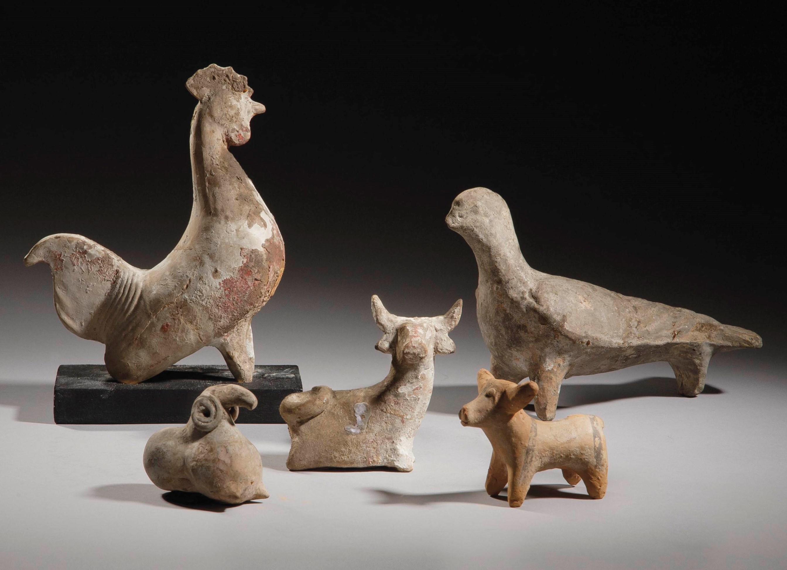 Statuettes En Terre Cuite