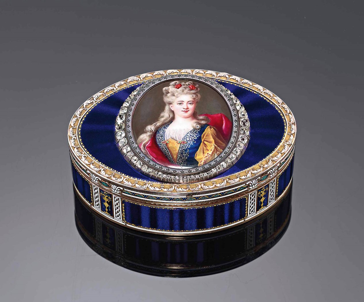 A GERMAN OR SWISS JEWELLED ENAMELLED GOLD SNUFF-BOX SET WITH A LATER ...