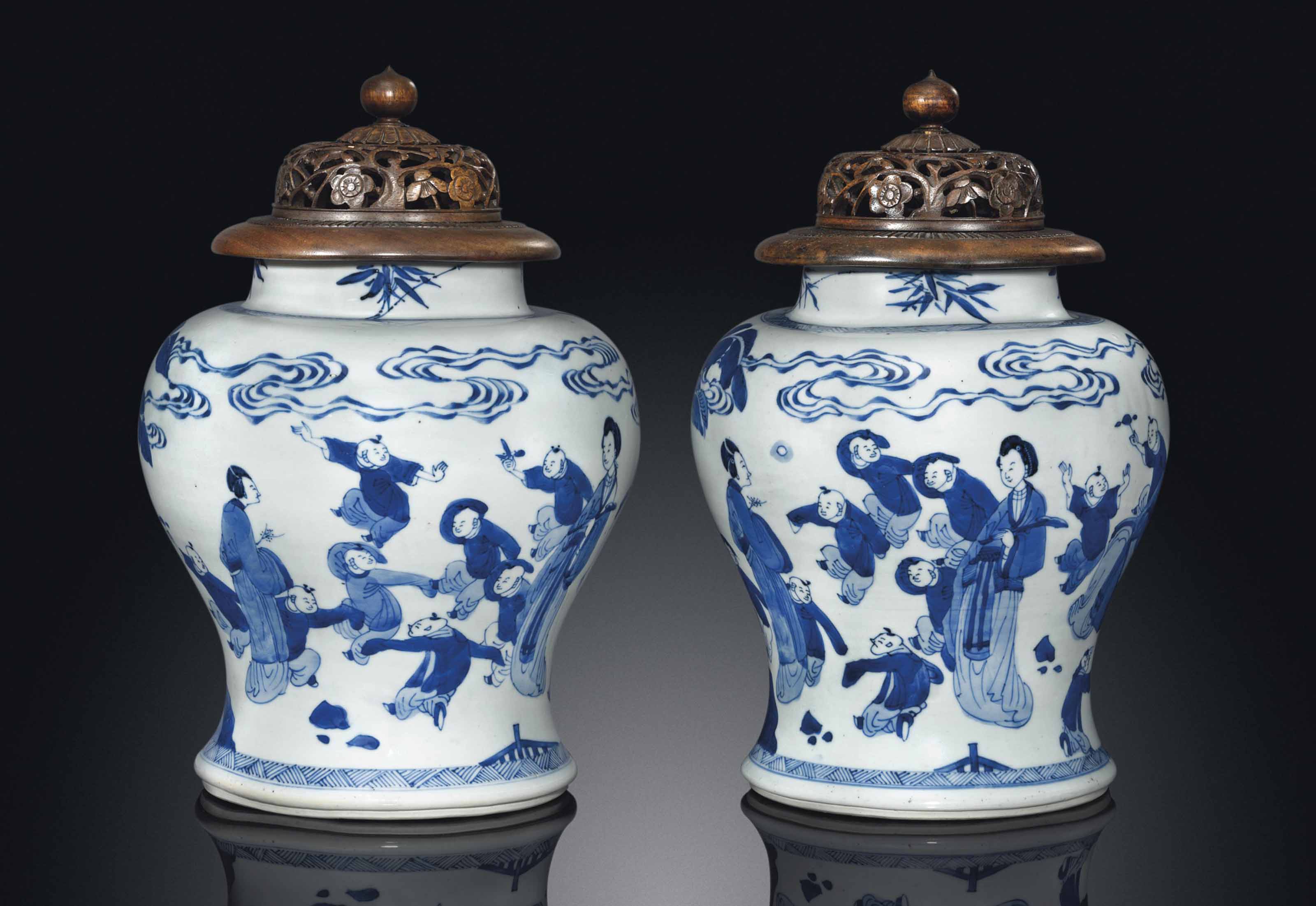 A PAIR OF BLUE AND WHITE VASES , KANGXI PERIOD (16621722) Christie's
