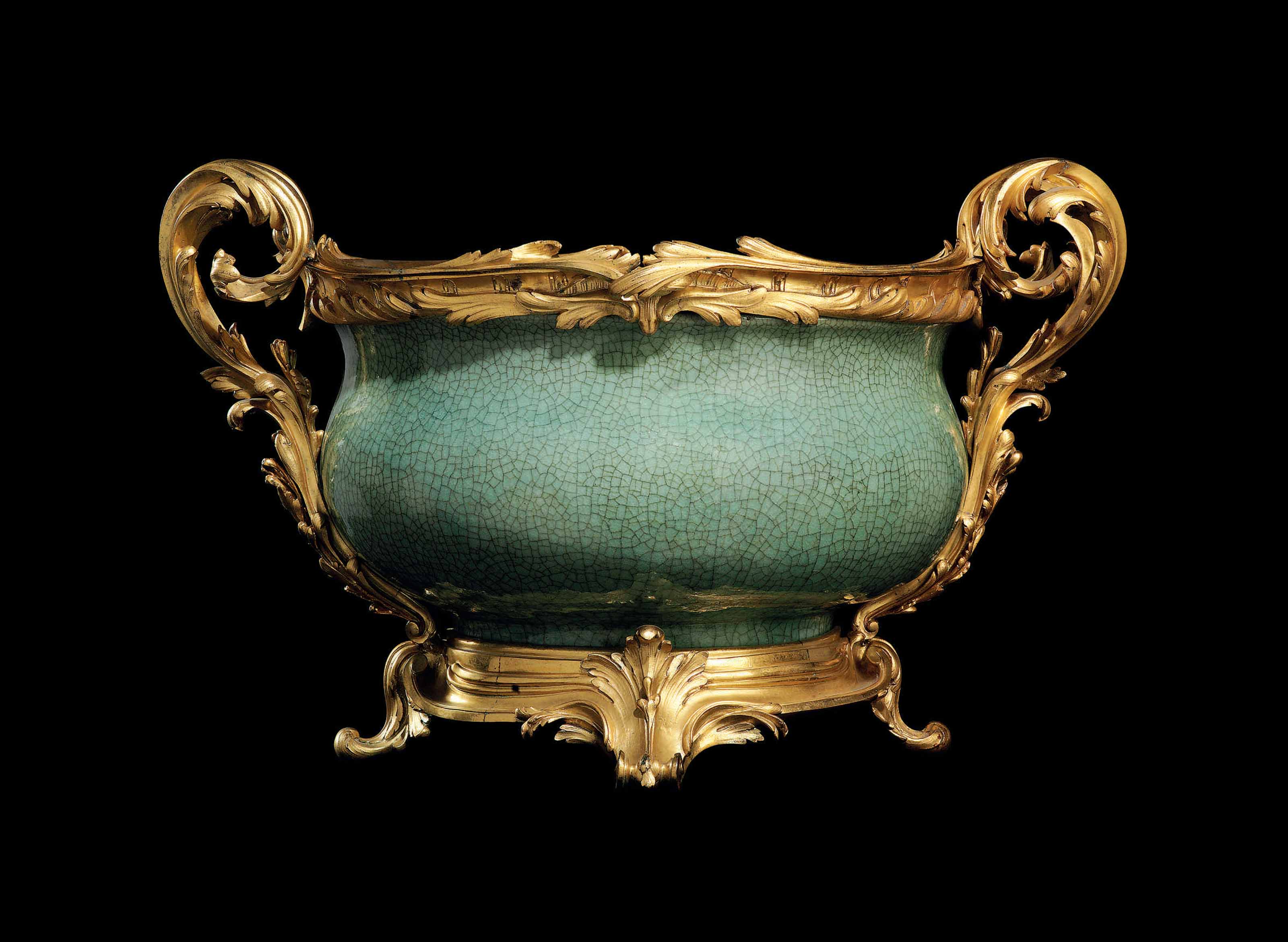 A LOUIS XV ORMOLU MOUNTED CHINESE CRACKLE GLAZED CELADON PORCELAIN BOWL 