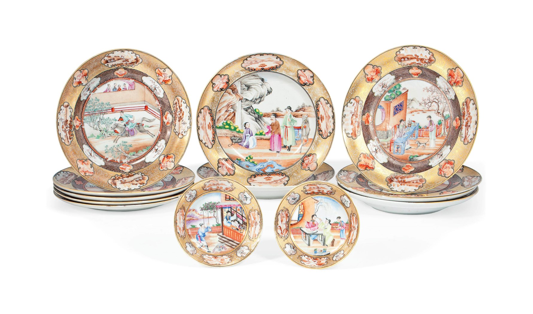 A GROUP OF CHINESE FAMILLE ROSE 'PALACE WARE' PLATES , LATE QIANLONG