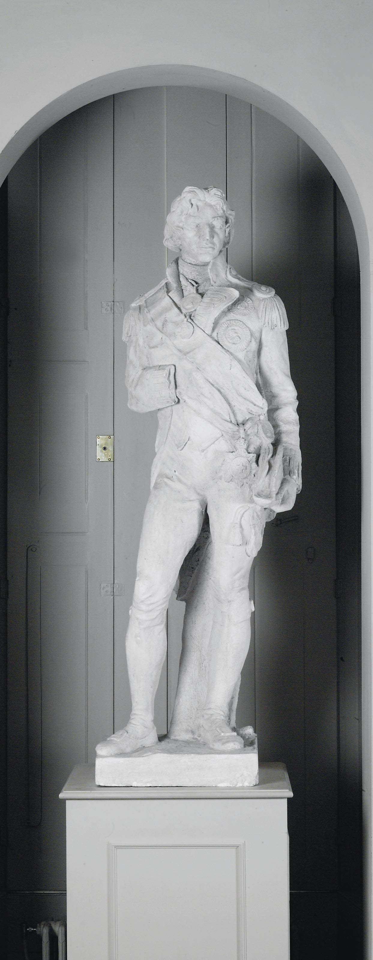 A PLASTER STATUE OF ADMIRAL LORD NELSON , 20TH CENTURY ...