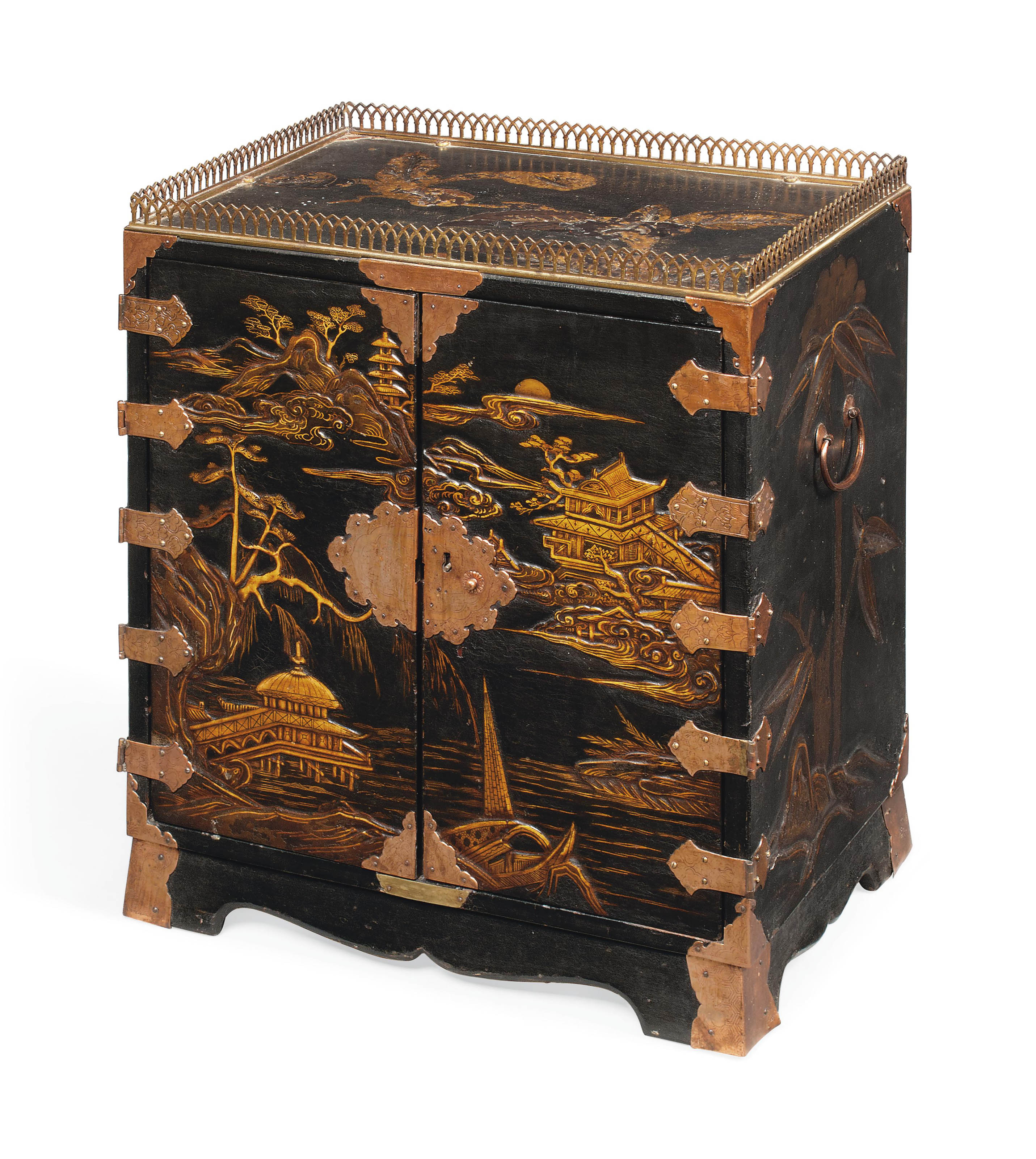 A JAPANESE BLACK AND GILT LACQUER , 19TH CENTURY Christie's