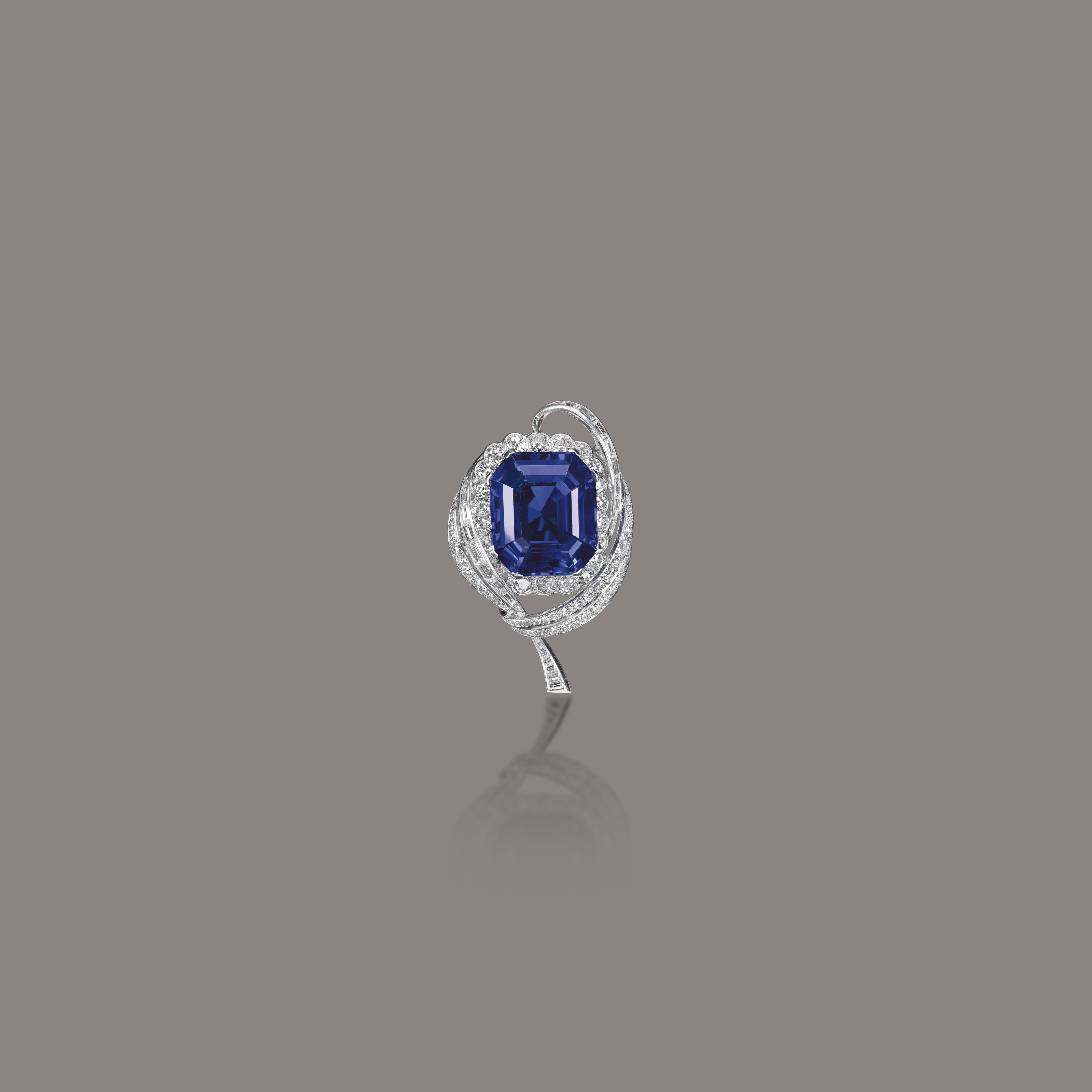 AN IMPORTANT SAPPHIRE AND DIAMOND BROOCH, BY MELLERIO