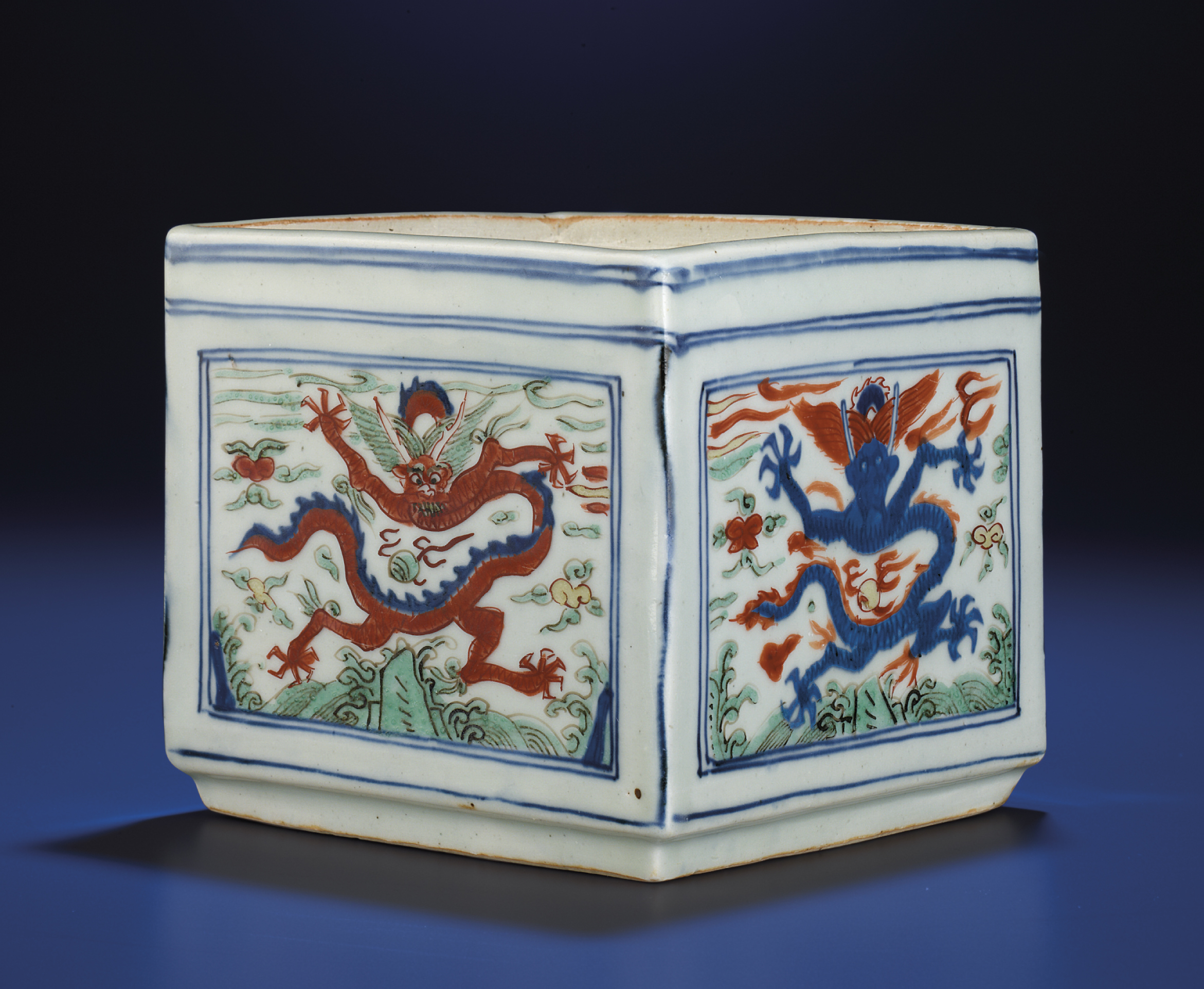 元青花蓮池鴛鴦紋折沿盤, YUAN DYNASTY (1279-1368) | Christie's