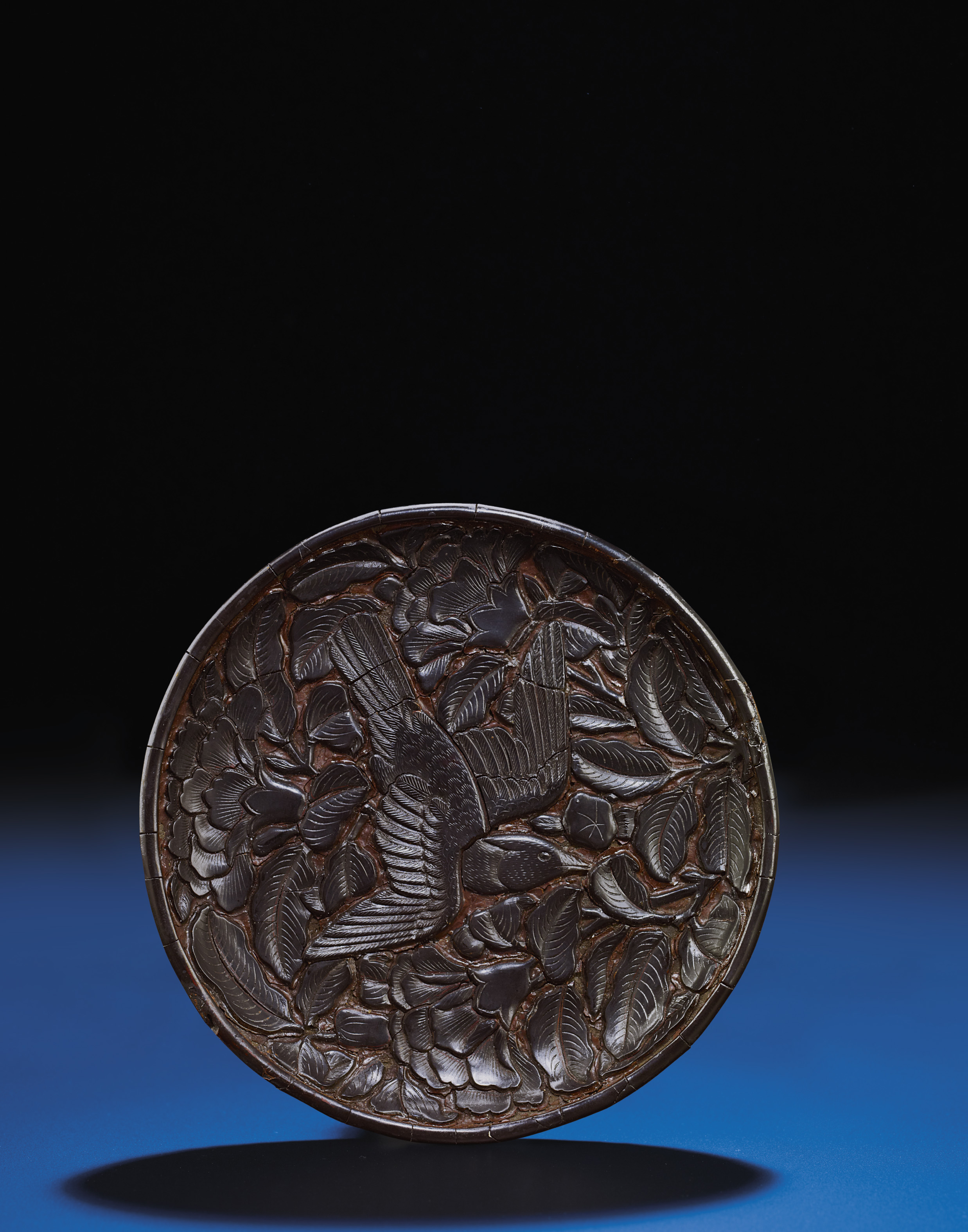 明十六世紀剔犀如意雲紋大盤, MING DYNASTY, 16TH CENTURY | Christie's
