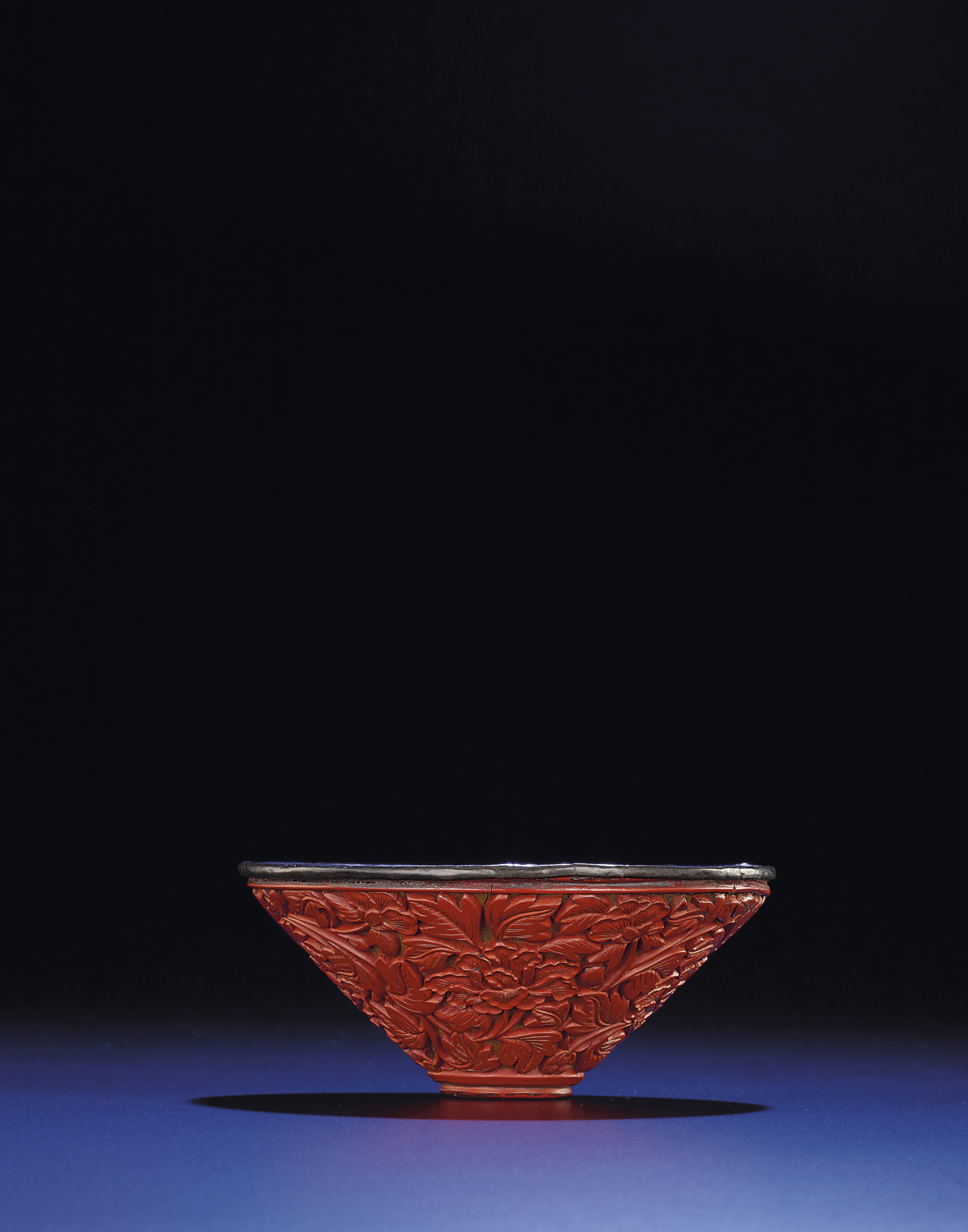 明十六世紀剔犀如意雲紋大盤, MING DYNASTY, 16TH CENTURY | Christie's