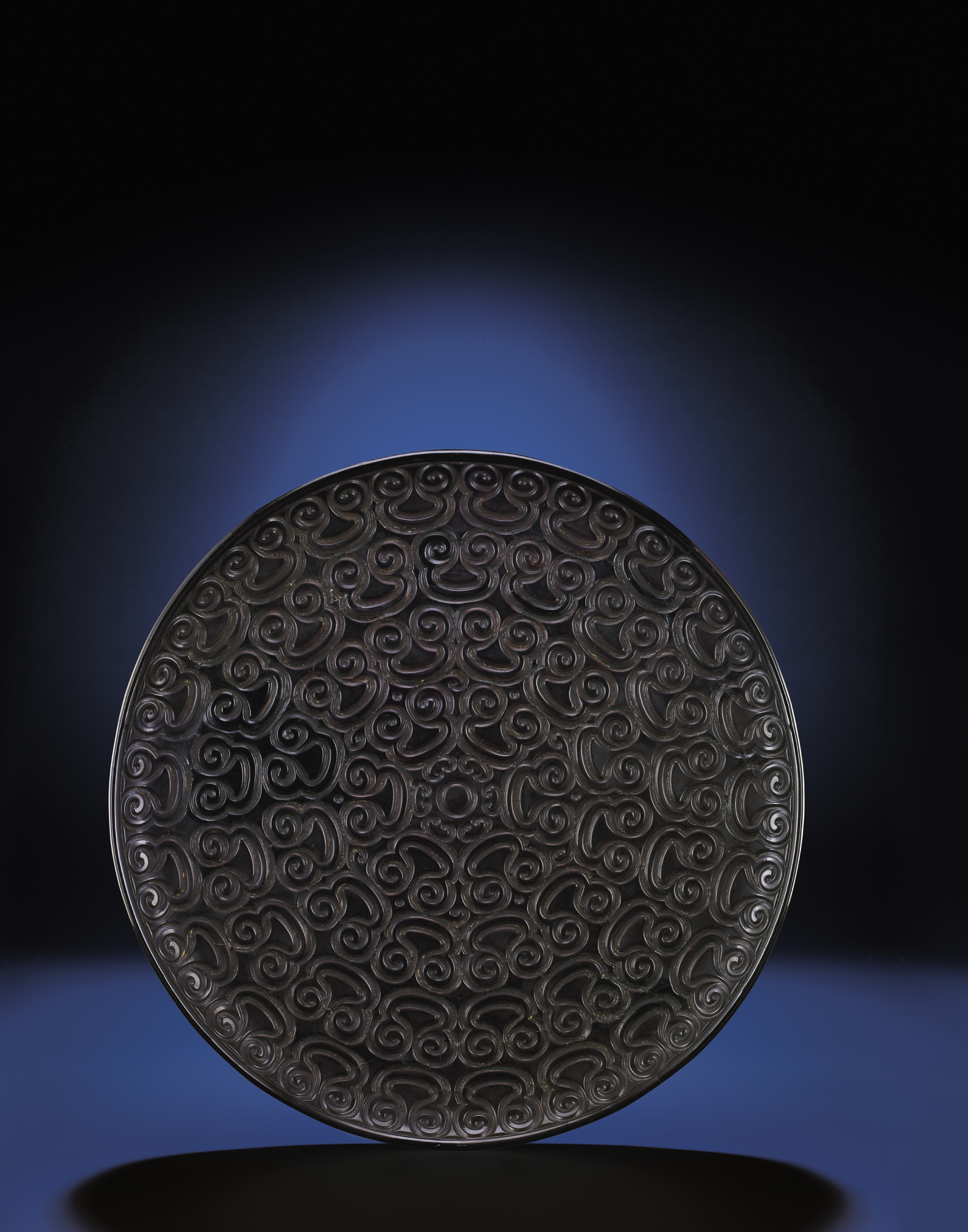 明十六世紀剔犀如意雲紋大盤, MING DYNASTY, 16TH CENTURY | Christie's