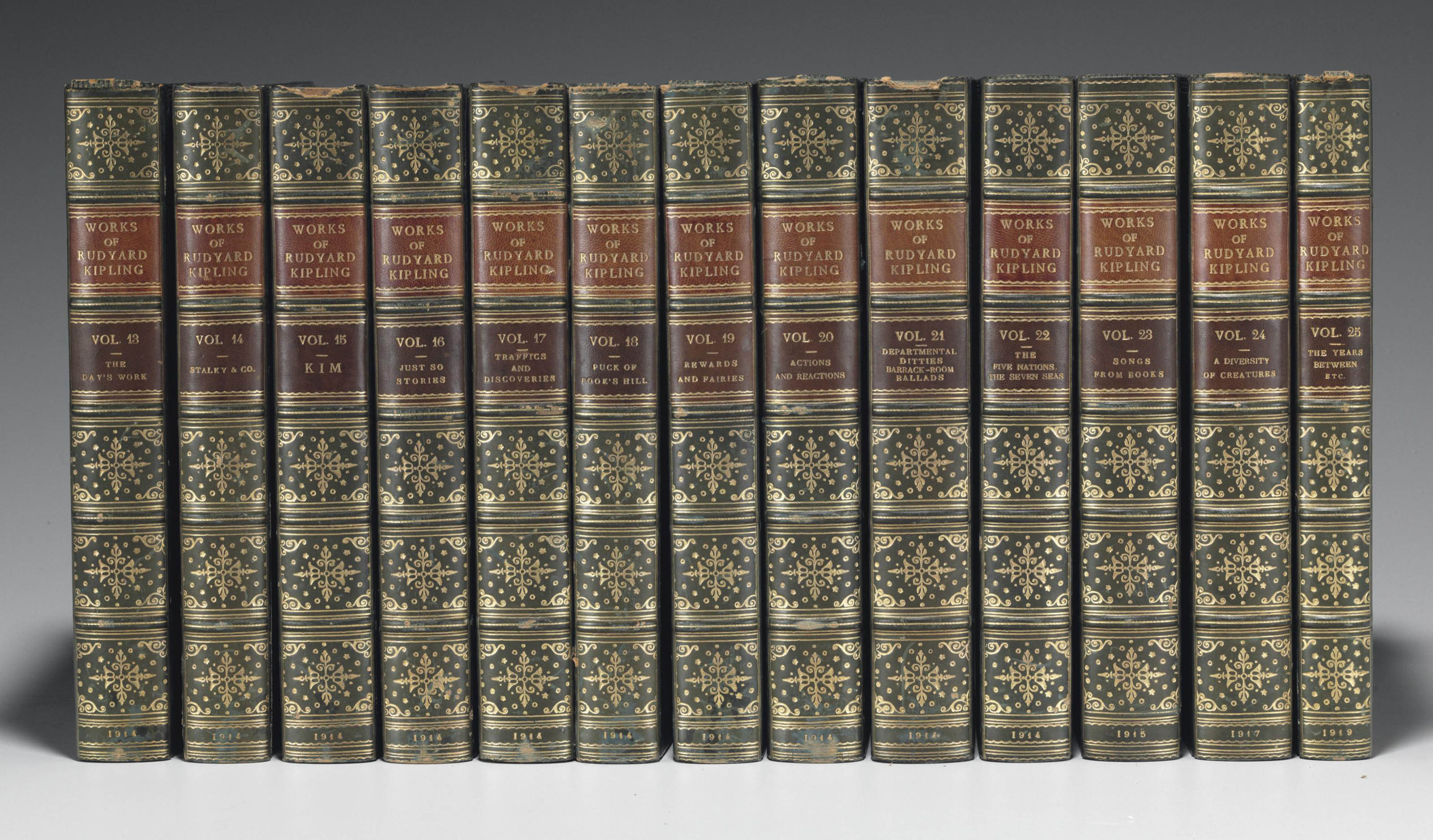 DICKENS, Charles. The Works of Charles Dickens. London: Chapman