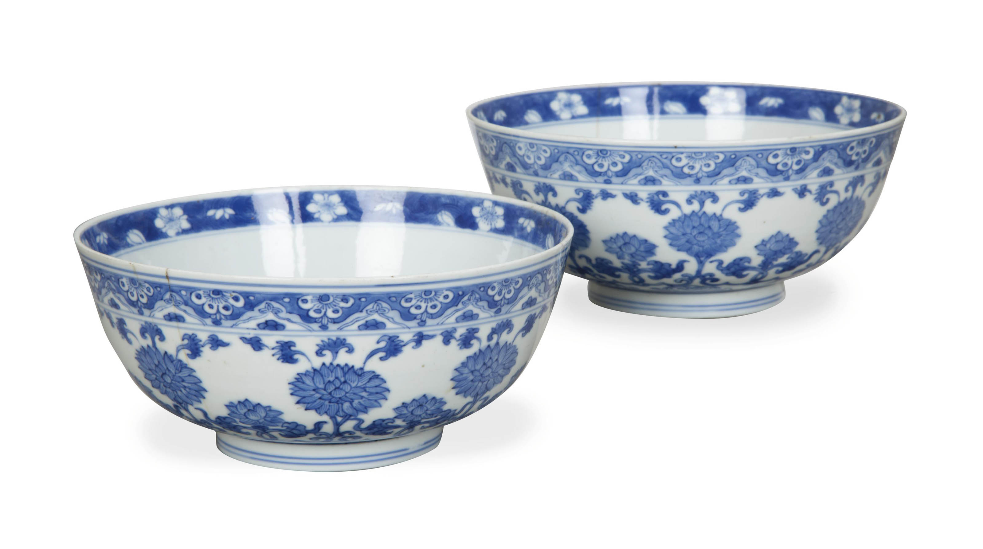 A PAIR OF CHINESE PORCELAIN BLUE AND WHITE BOWLS, , 19TH CENTURY