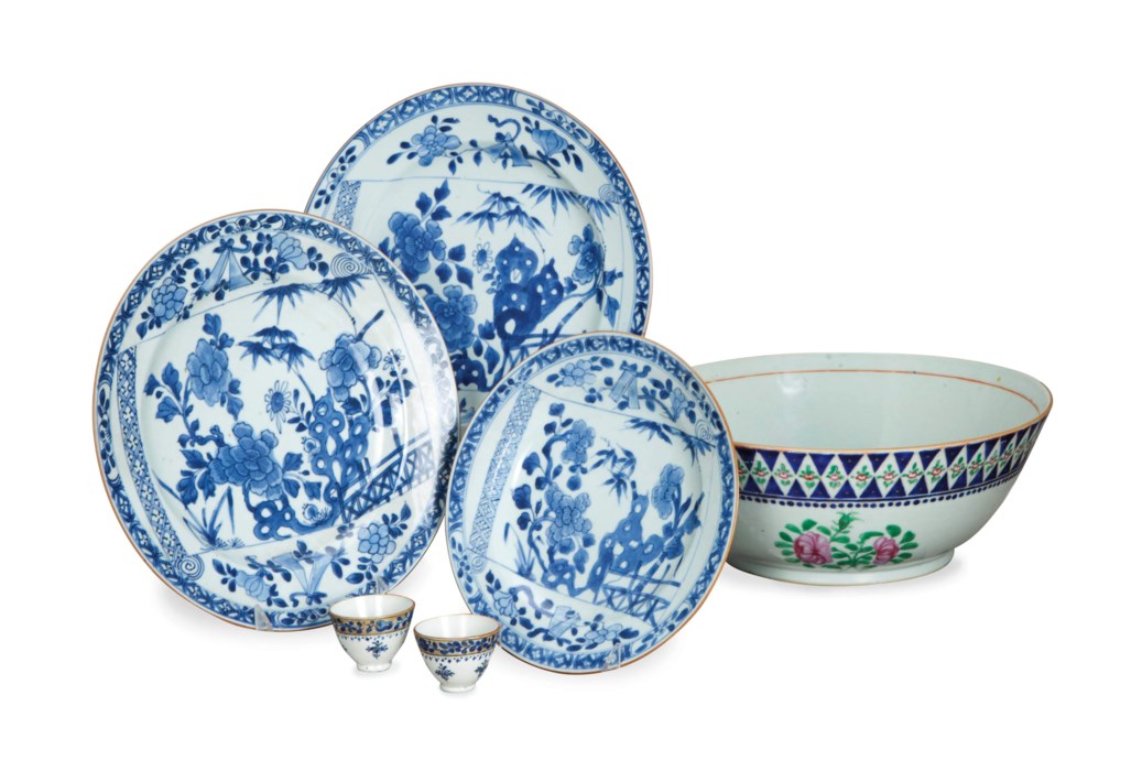 A GROUP OF CHINESE EXPORT PORCELAIN TABLEWARES,