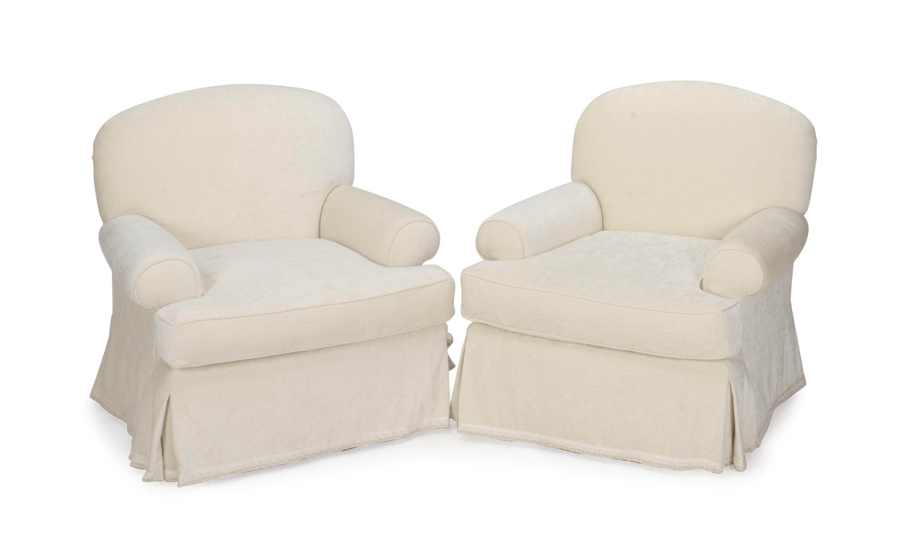 A PAIR OF CREAM PLUSHUPHOLSTERED CLUB CHAIRS, , LATE 20TH CENTURY
