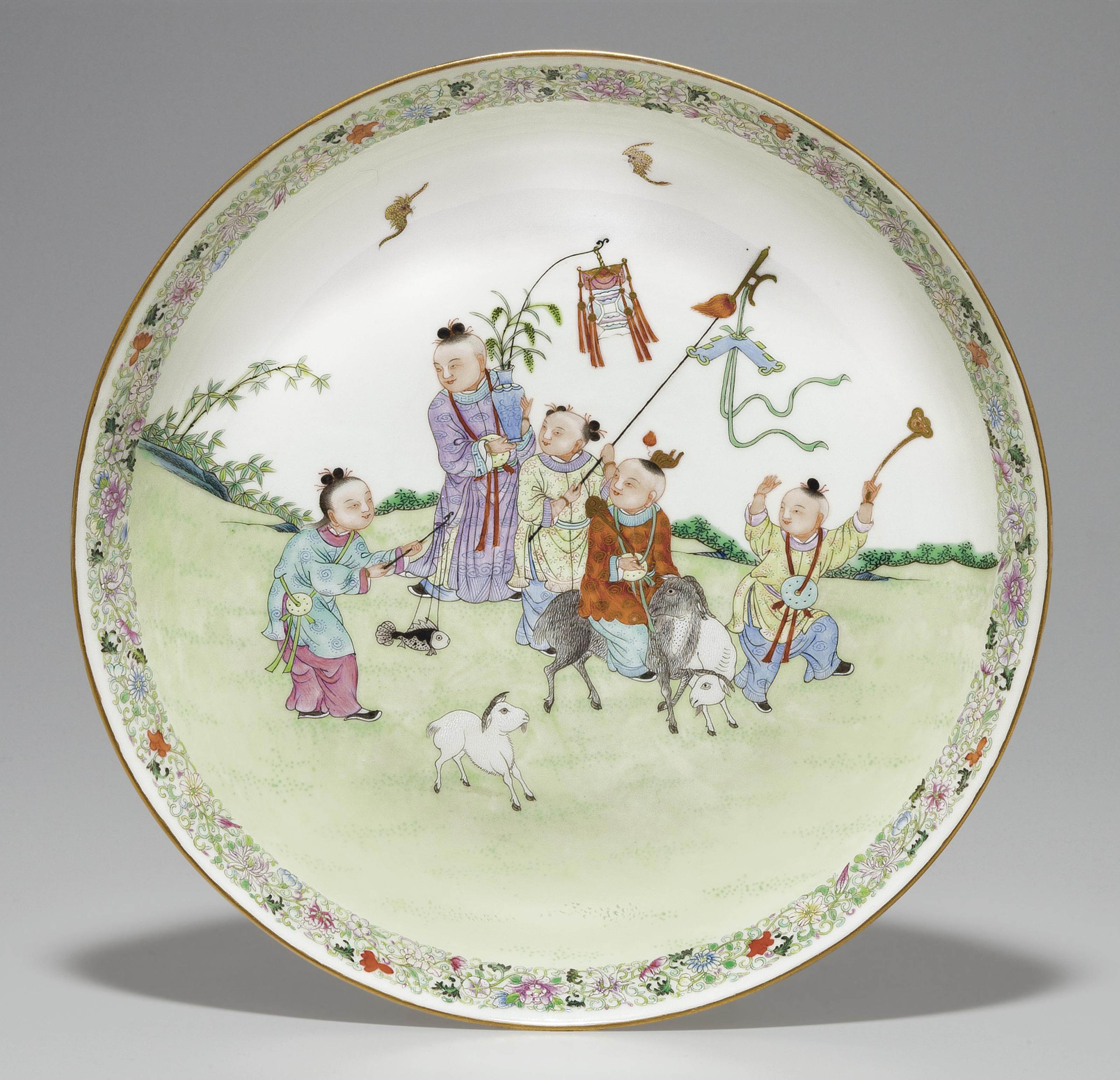 清光緒大雅齋黃地墨彩藤蘿花鳥紋花口盌礬紅《永慶長春》楷書款, YONG