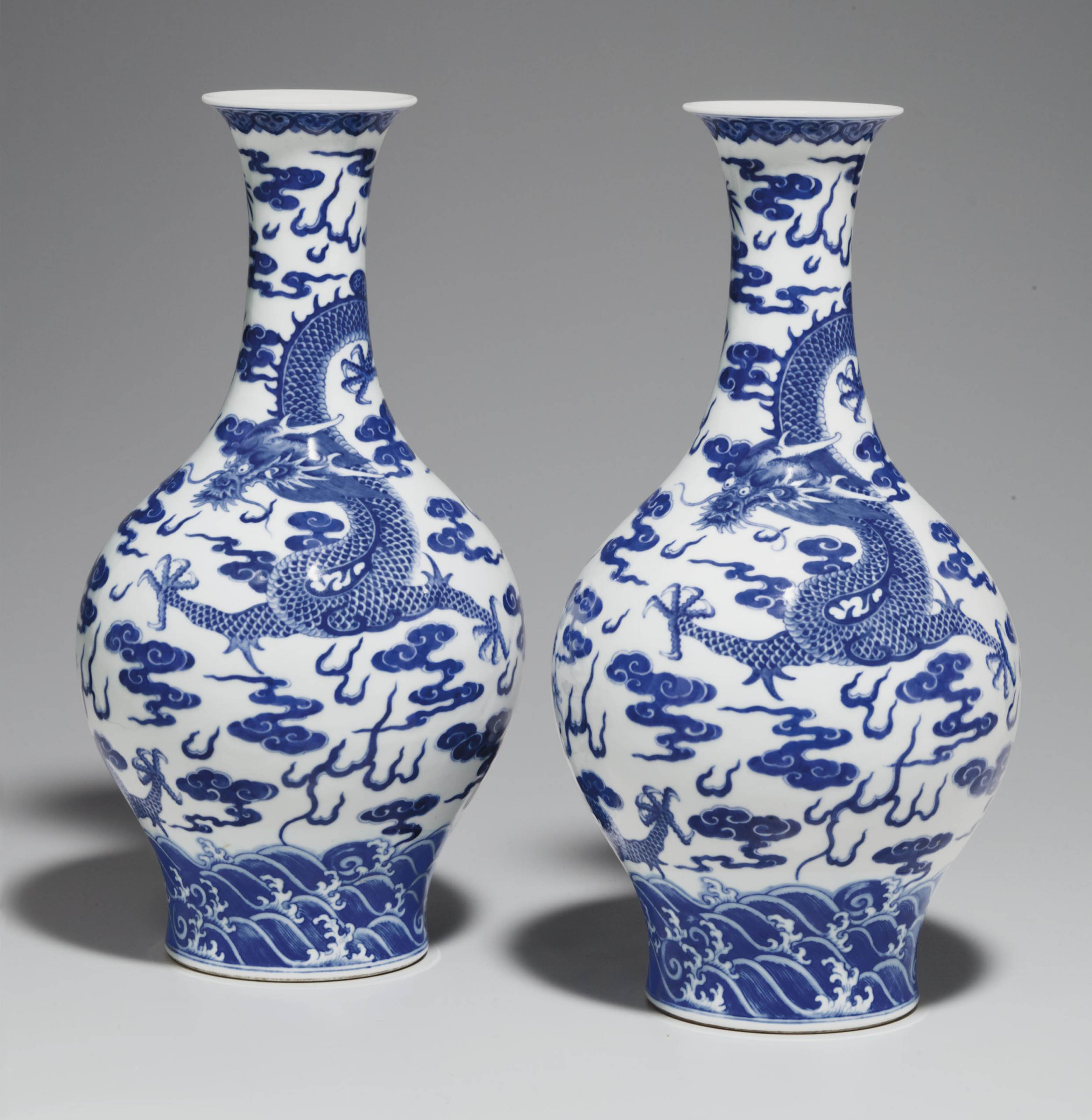 A PAIR OF RARE BLUE AND WHITE 'DRAGON' VASES, GANLANPING , QIANLONG