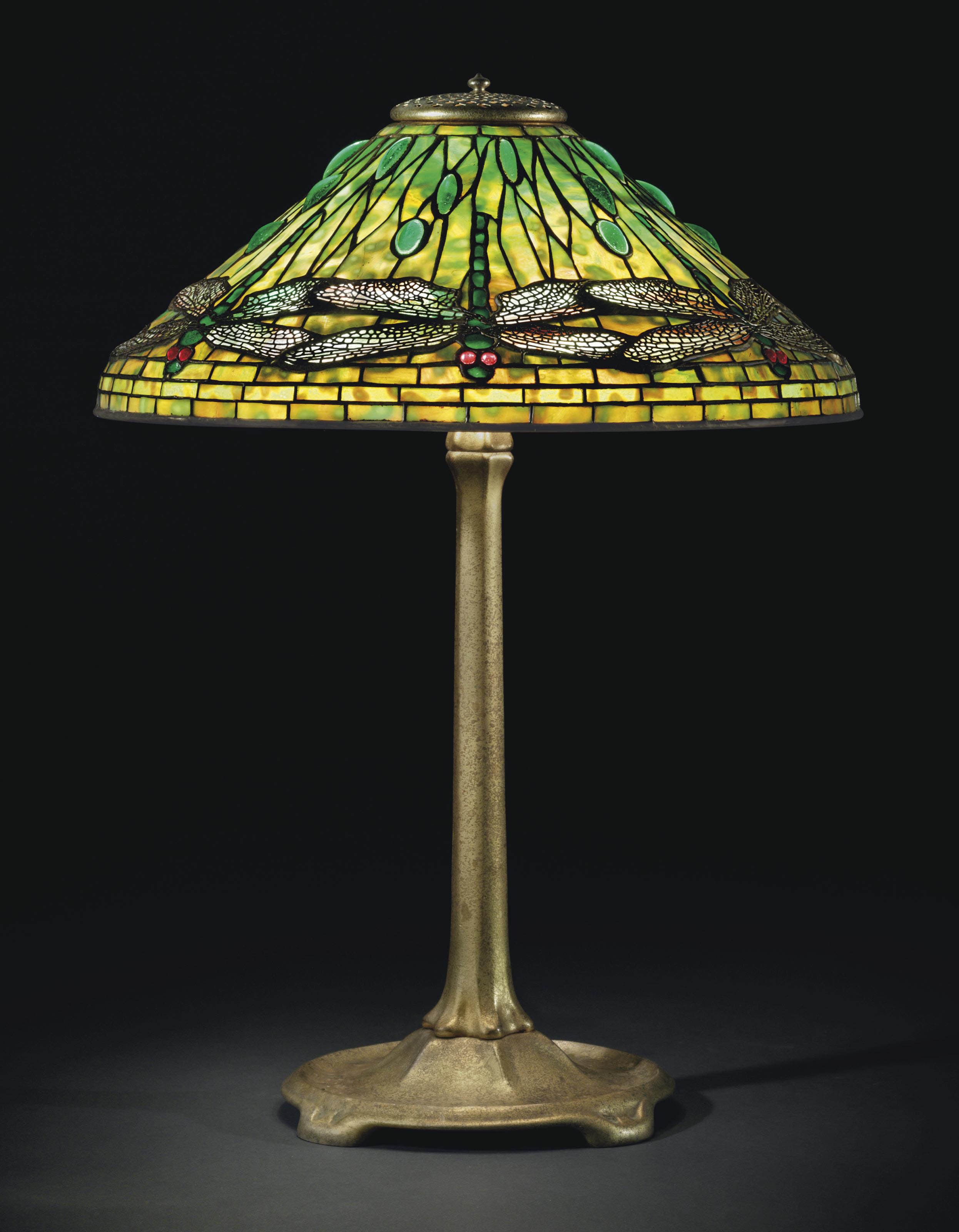 TIFFANY STUDIOS , A 'DRAGONFLY' TABLE LAMP, CIRCA 1910 Christie's