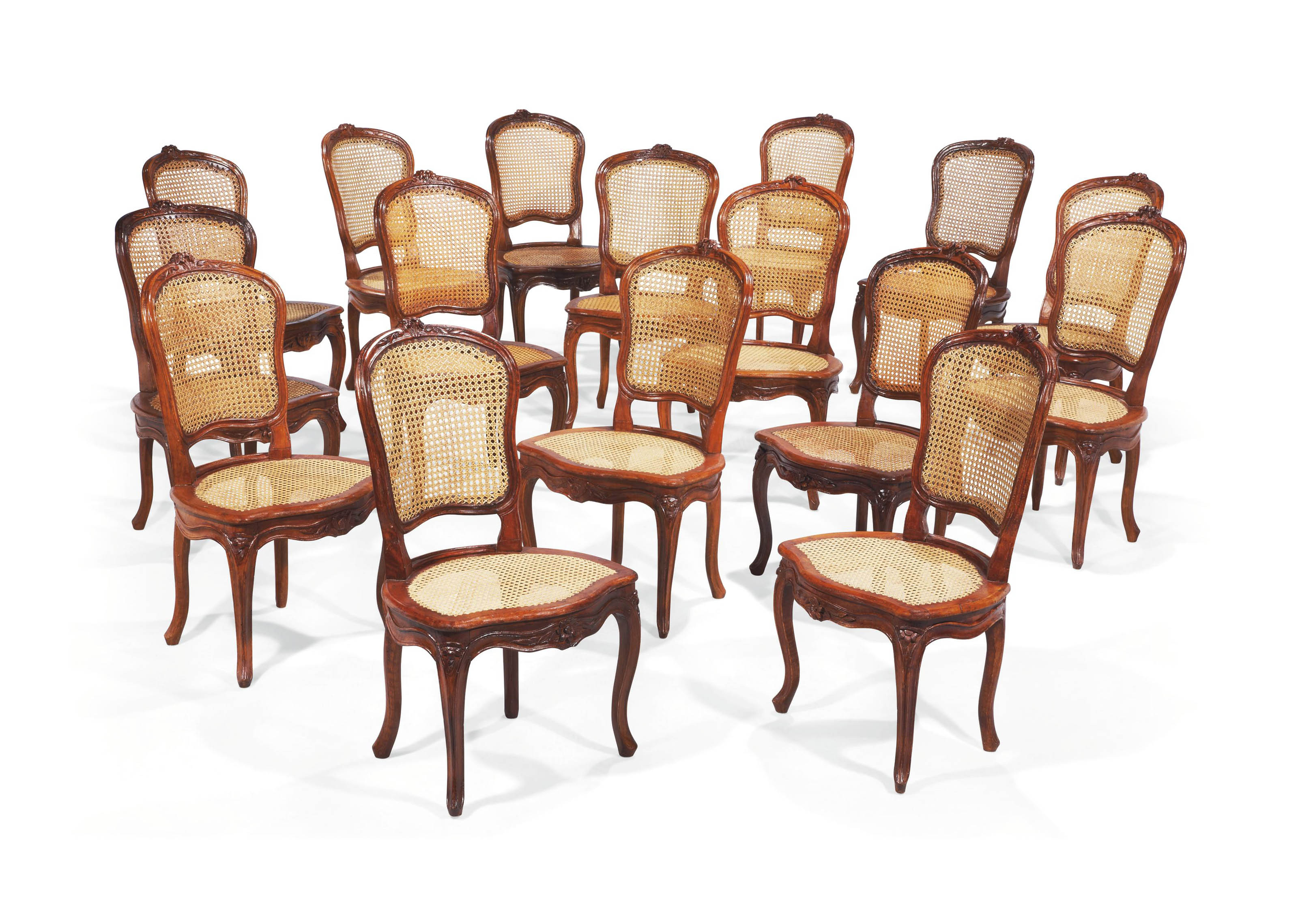 Suite De Seize Chaises De Salle A Manger En Partie D Epoque Louis