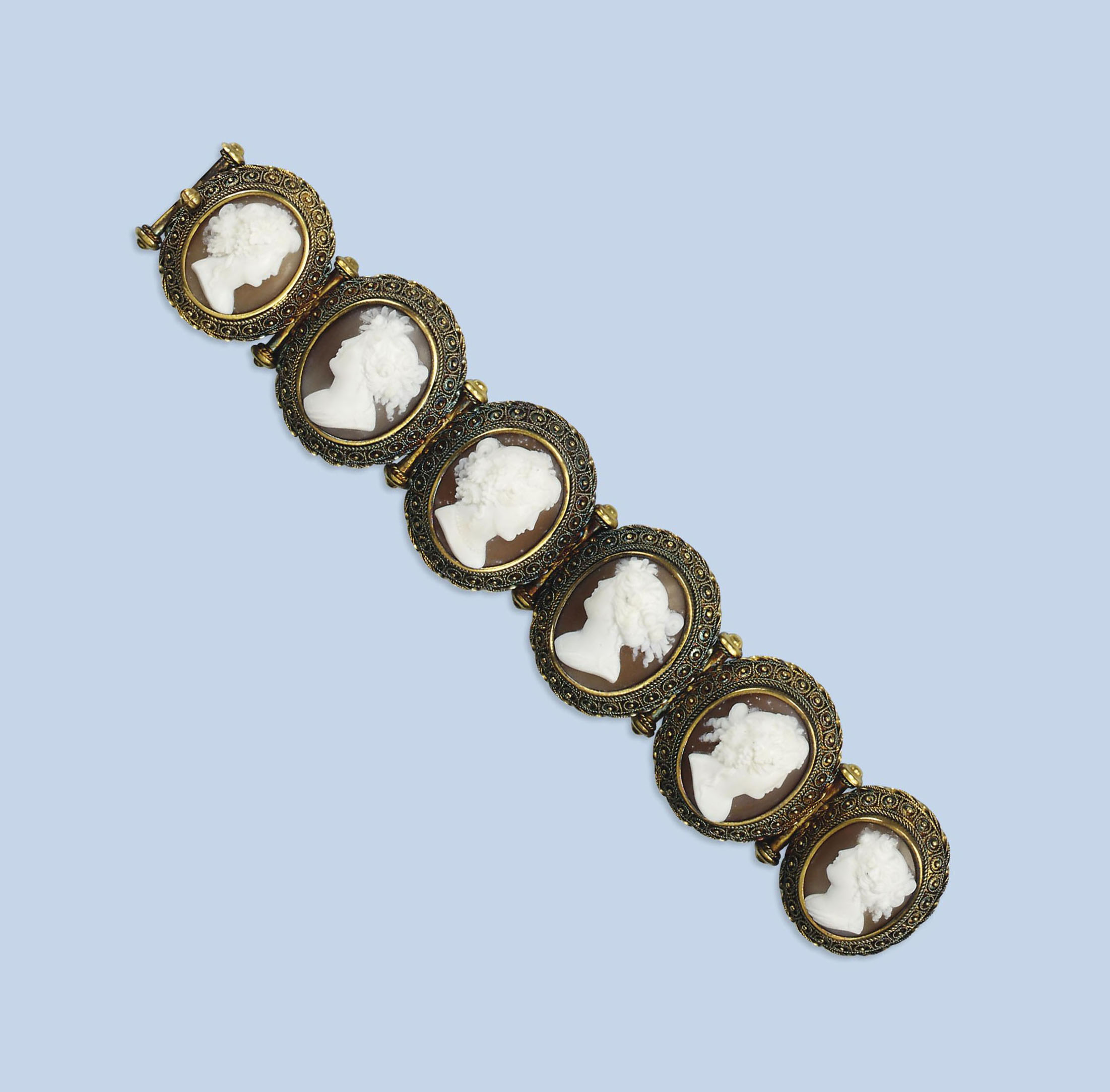 AN ANTIQUE CAMEO BRACELET Christie's