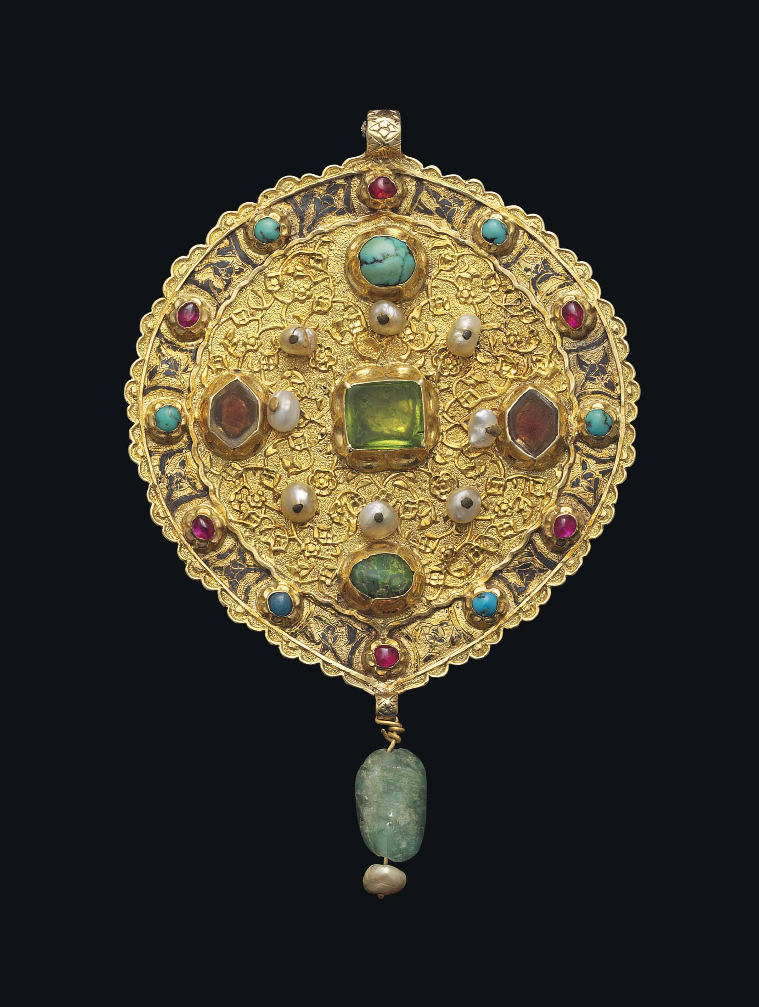 AN OTTOMAN HARDSTONE INSET AND NIELLOED GOLD PENDANT , TURKEY, THIRD