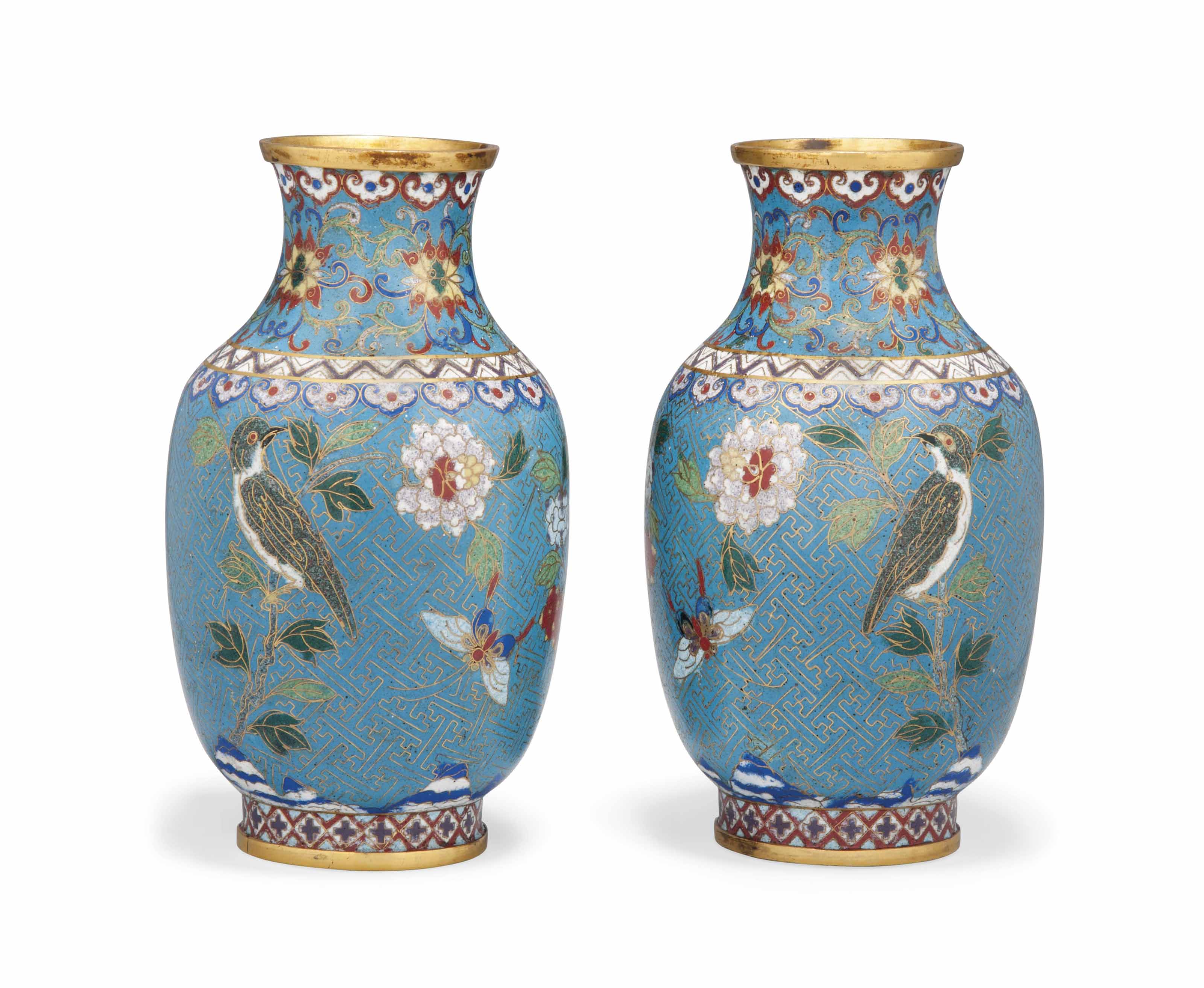 A PAIR OF CHINESE CLOISONNE VASES , LATE 18TH EARLY 19TH CENTURY