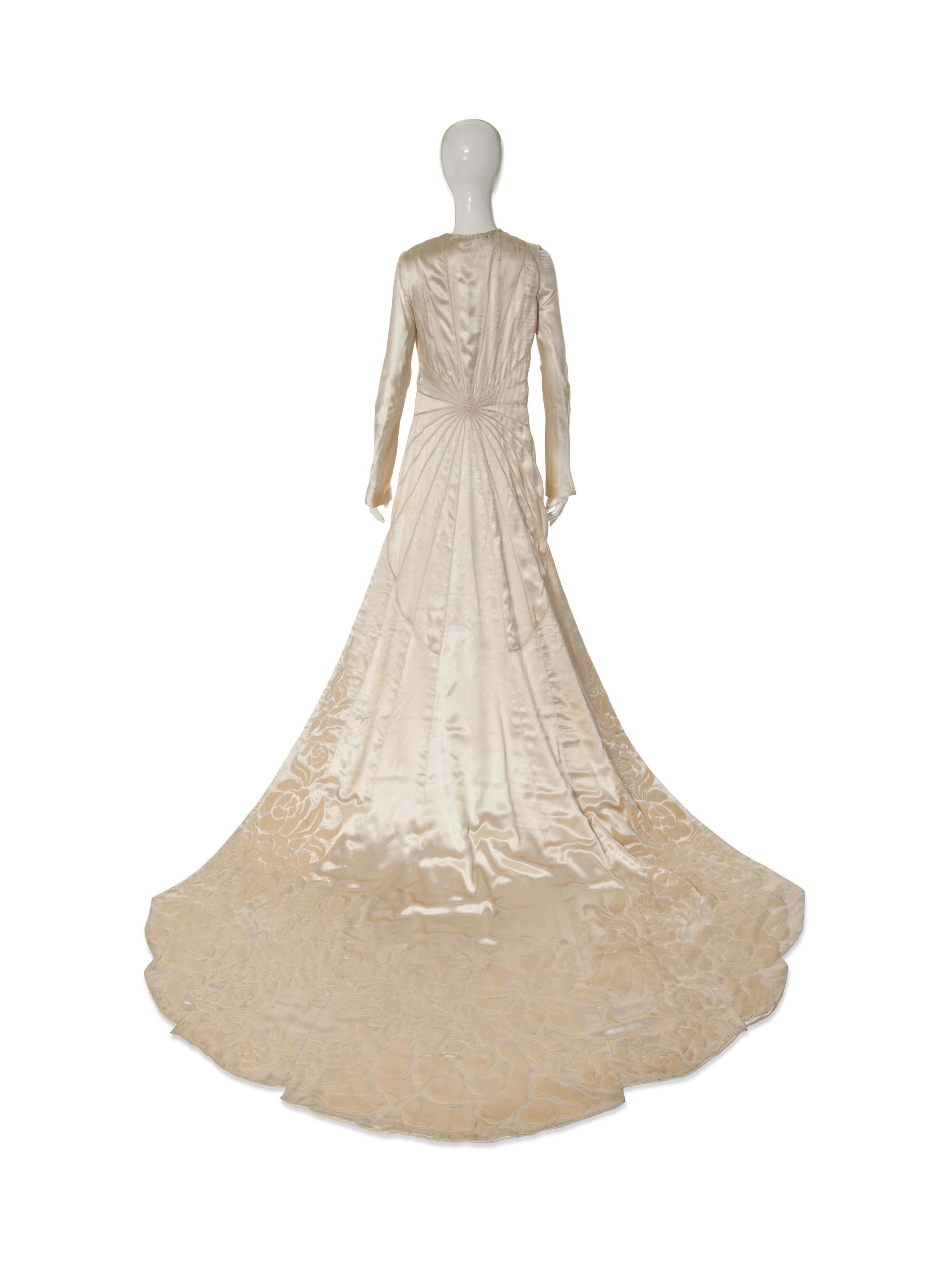 Coco chanel shop wedding dress 1920