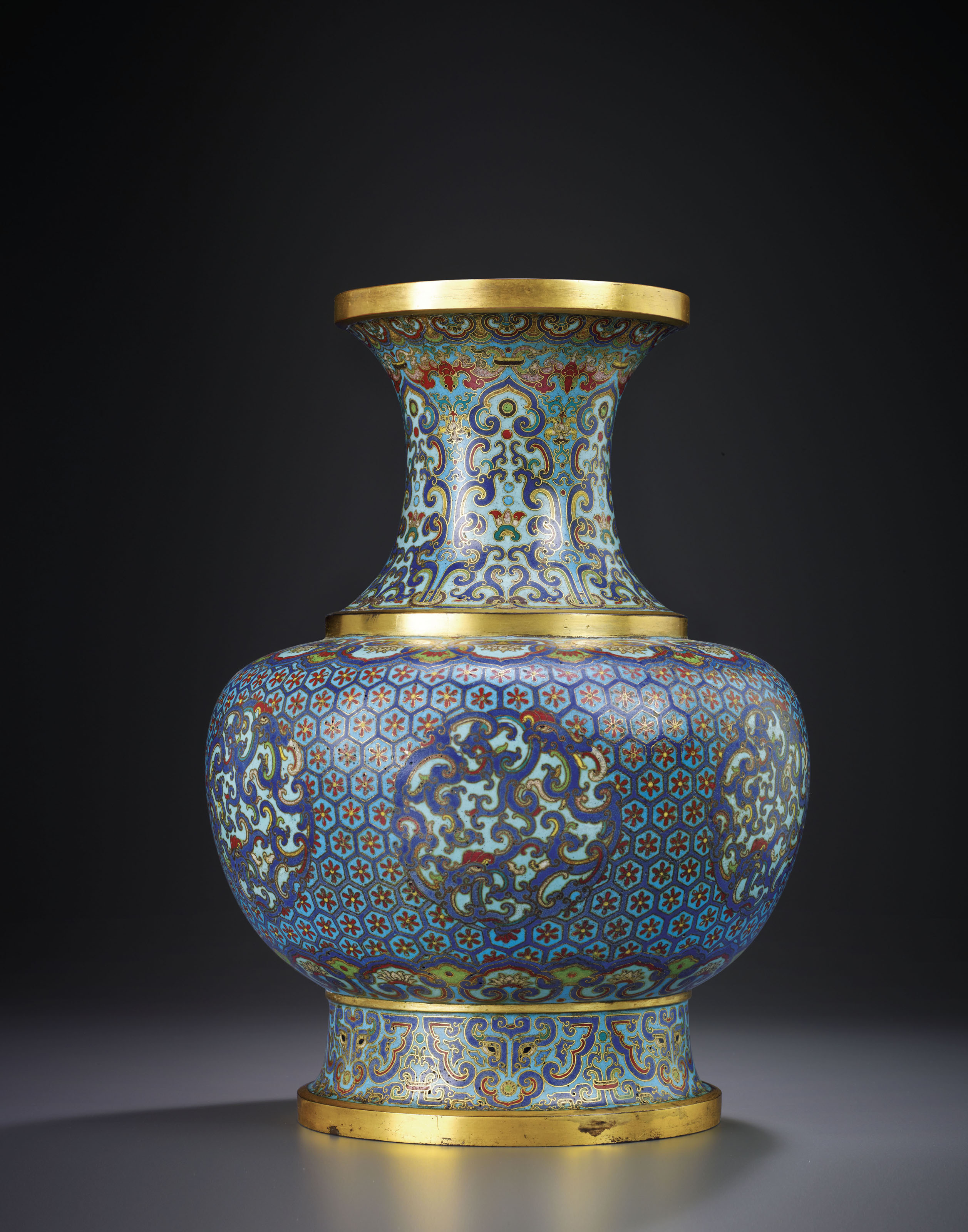 清乾隆掐絲琺瑯團龍鳳紋福壽如意壺