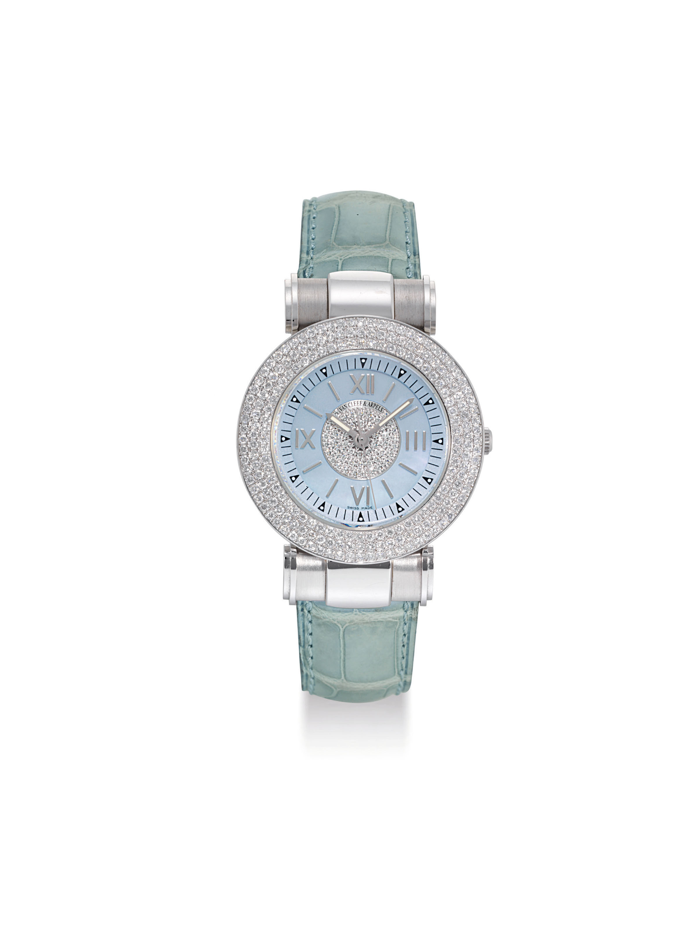 VAN CLEEF & ARPELS. A LADY'S 18K WHITE GOLD AND DIAMONDSET WRISTWATCH
